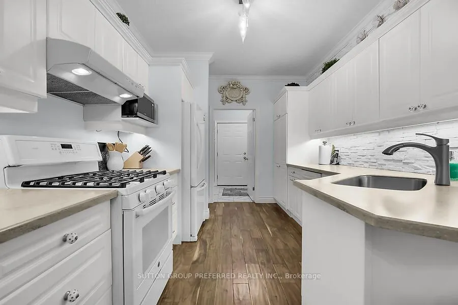 398 Old Riverside Drive, #6