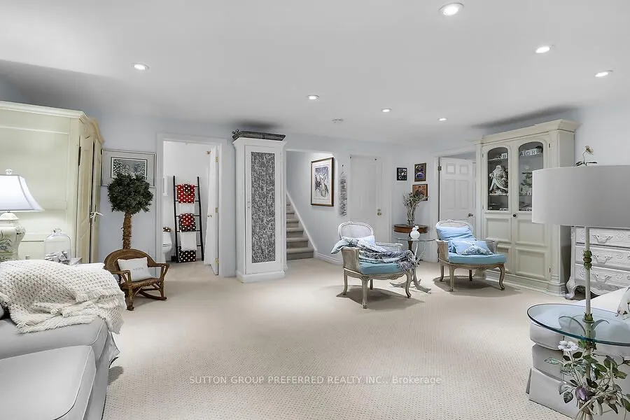 398 Old Riverside Drive, #6