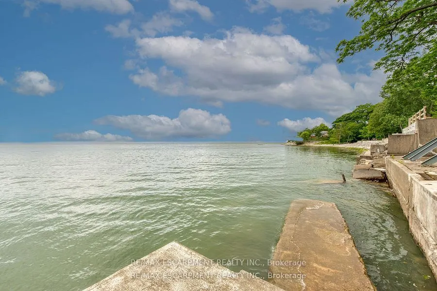 2090 Lakeshore Road
