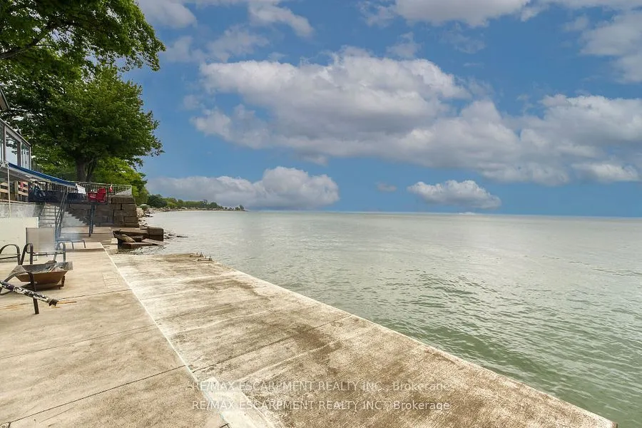 2090 Lakeshore Road