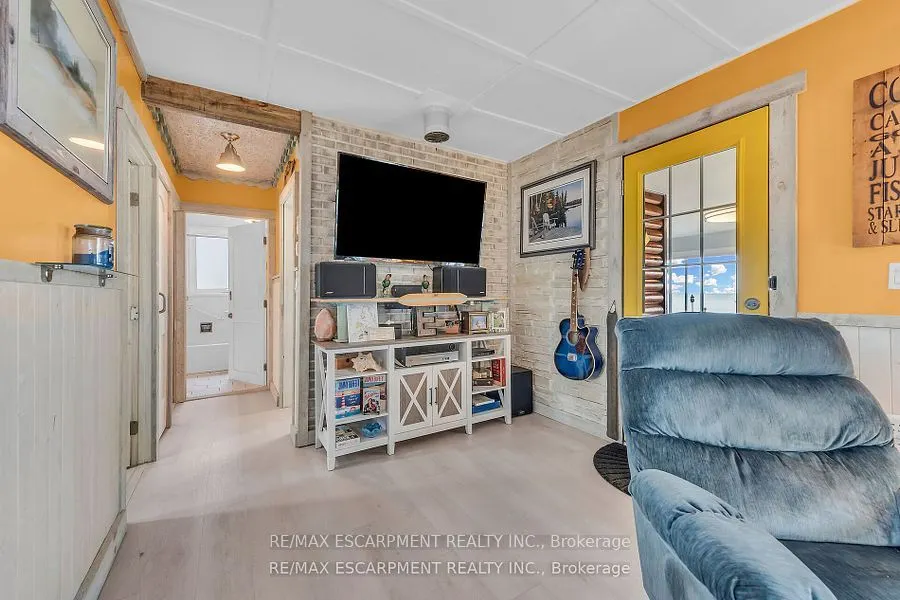 2090 Lakeshore Road