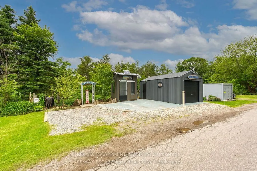 2090 Lakeshore Road