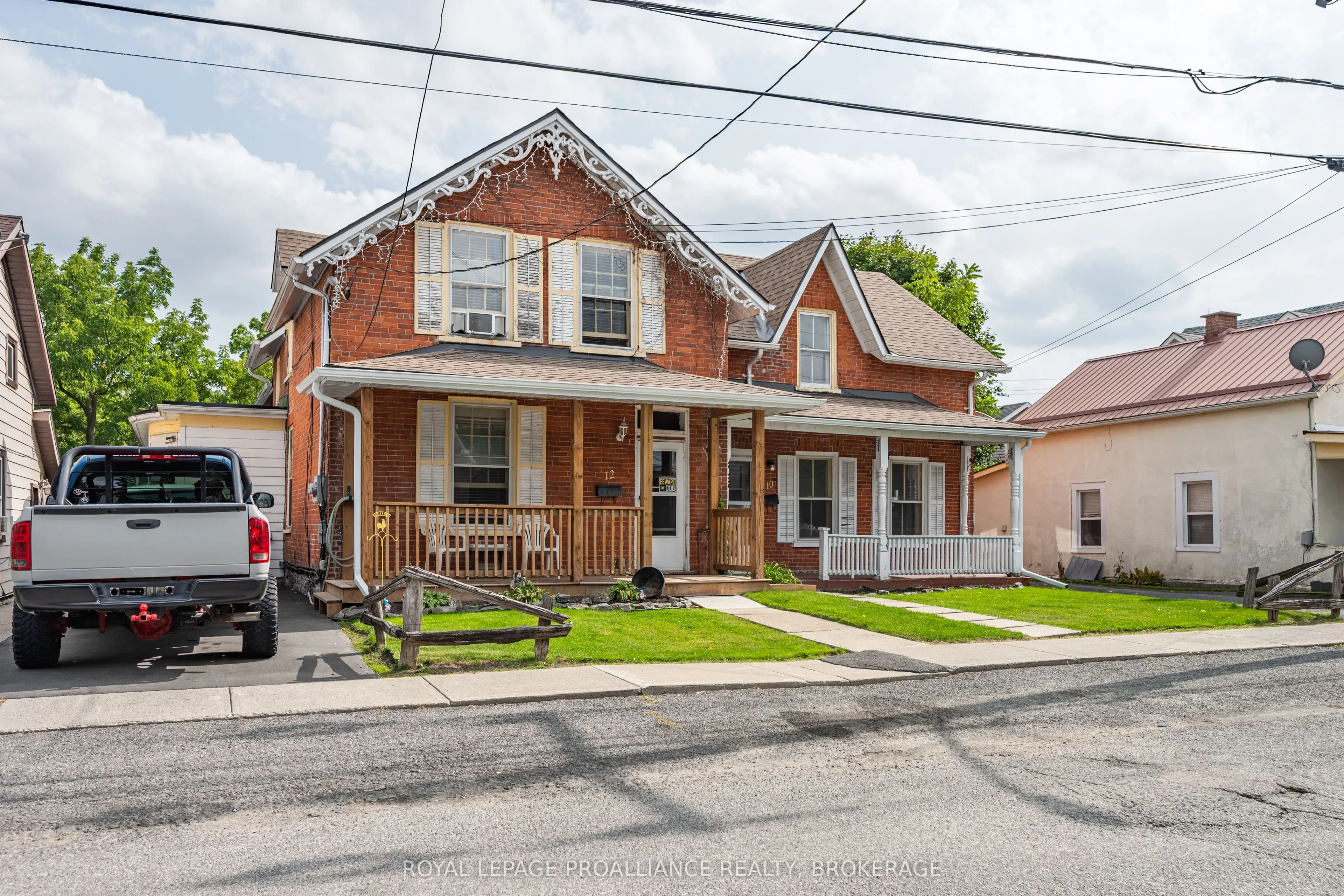 10-12 Thomas Street E