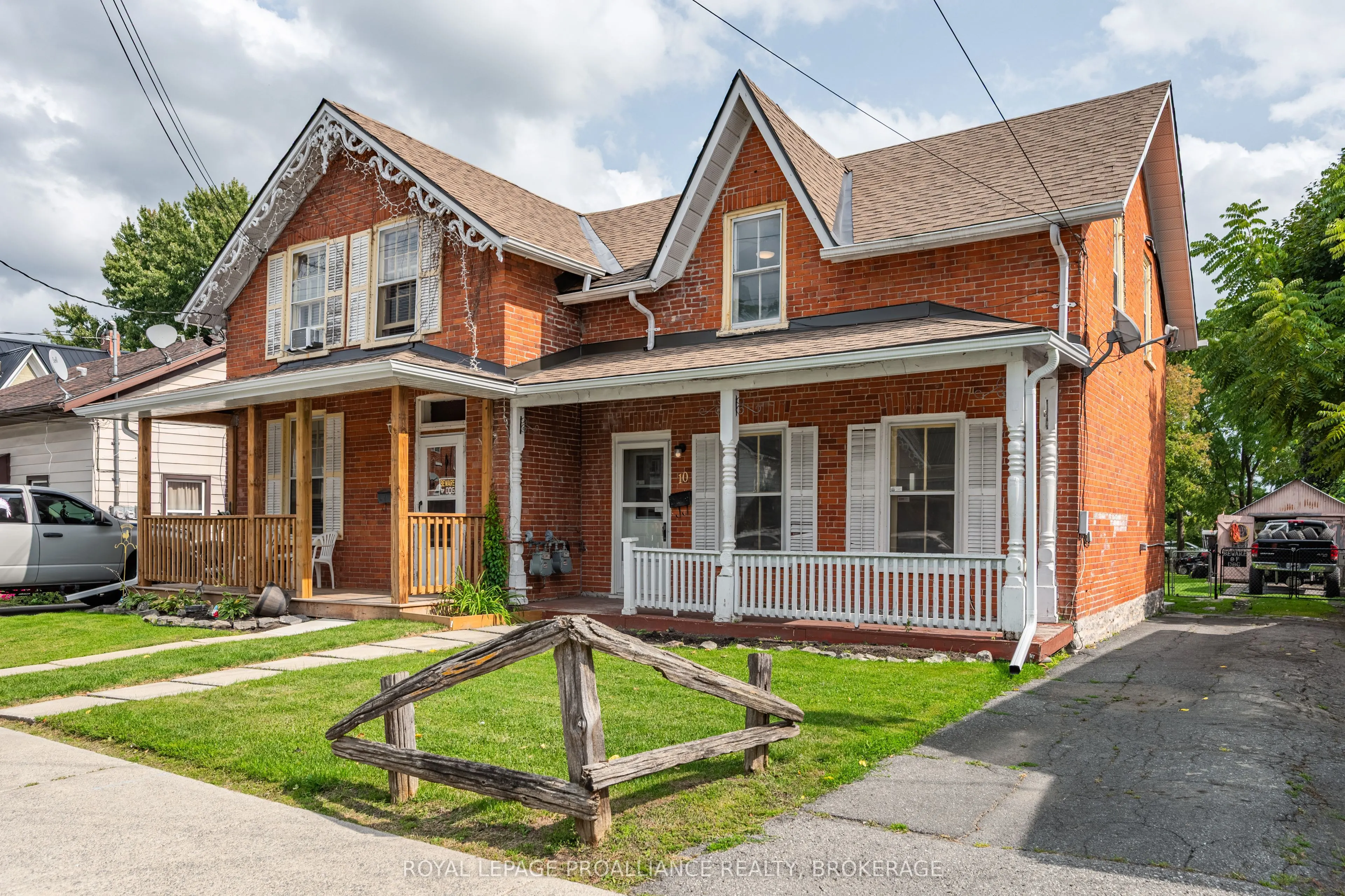 10-12 Thomas Street E