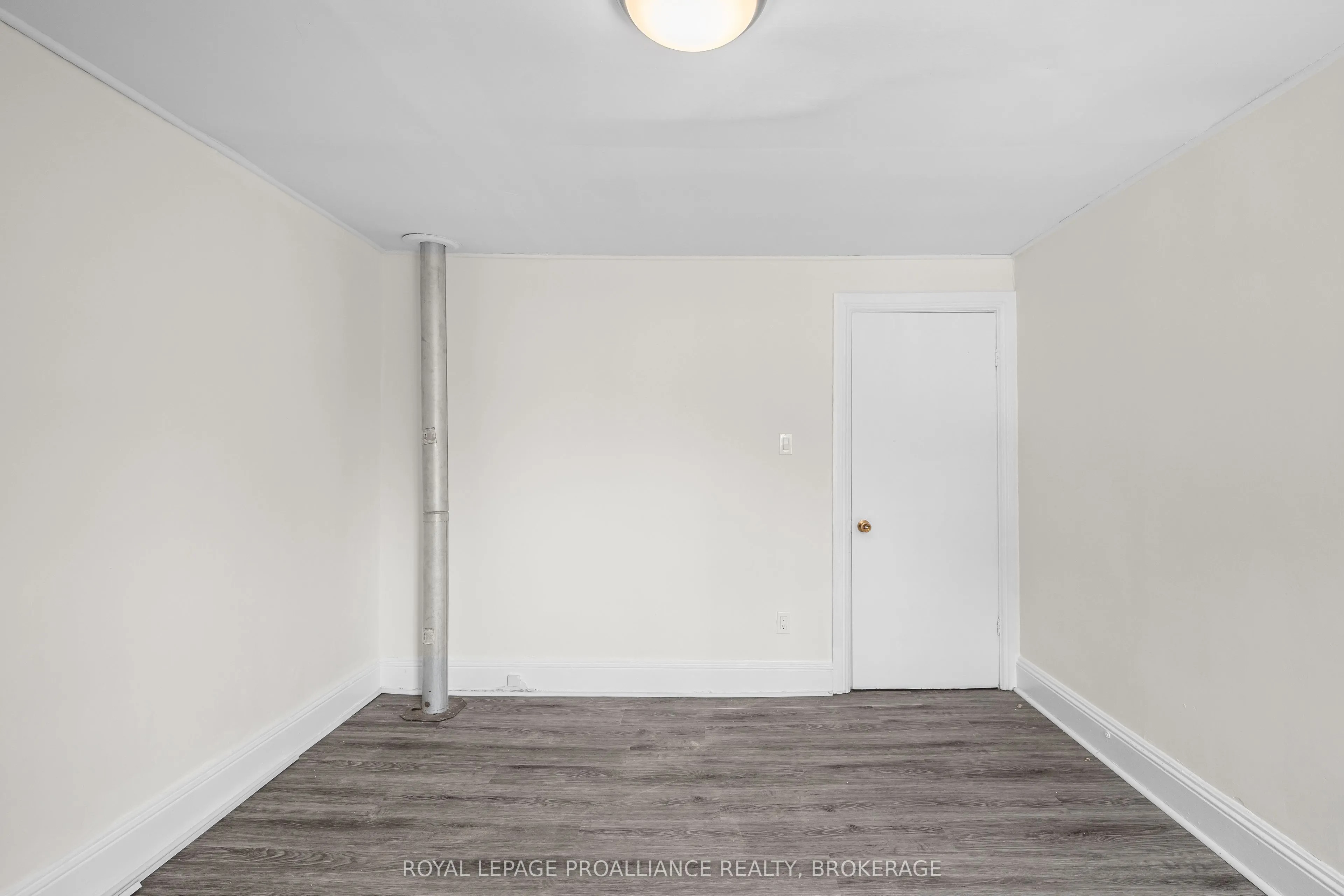10-12 Thomas Street E