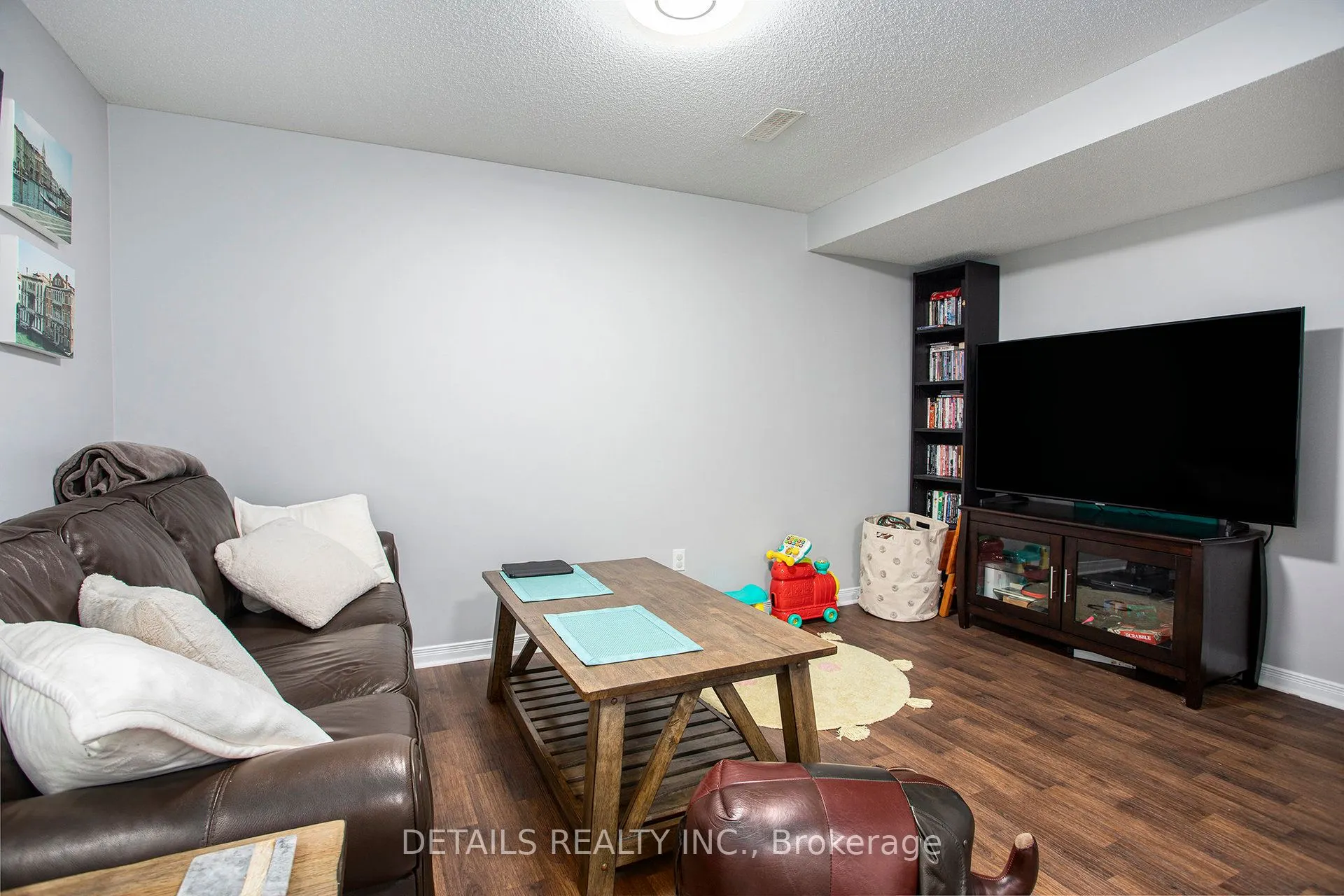 141 Duntroon Circle
