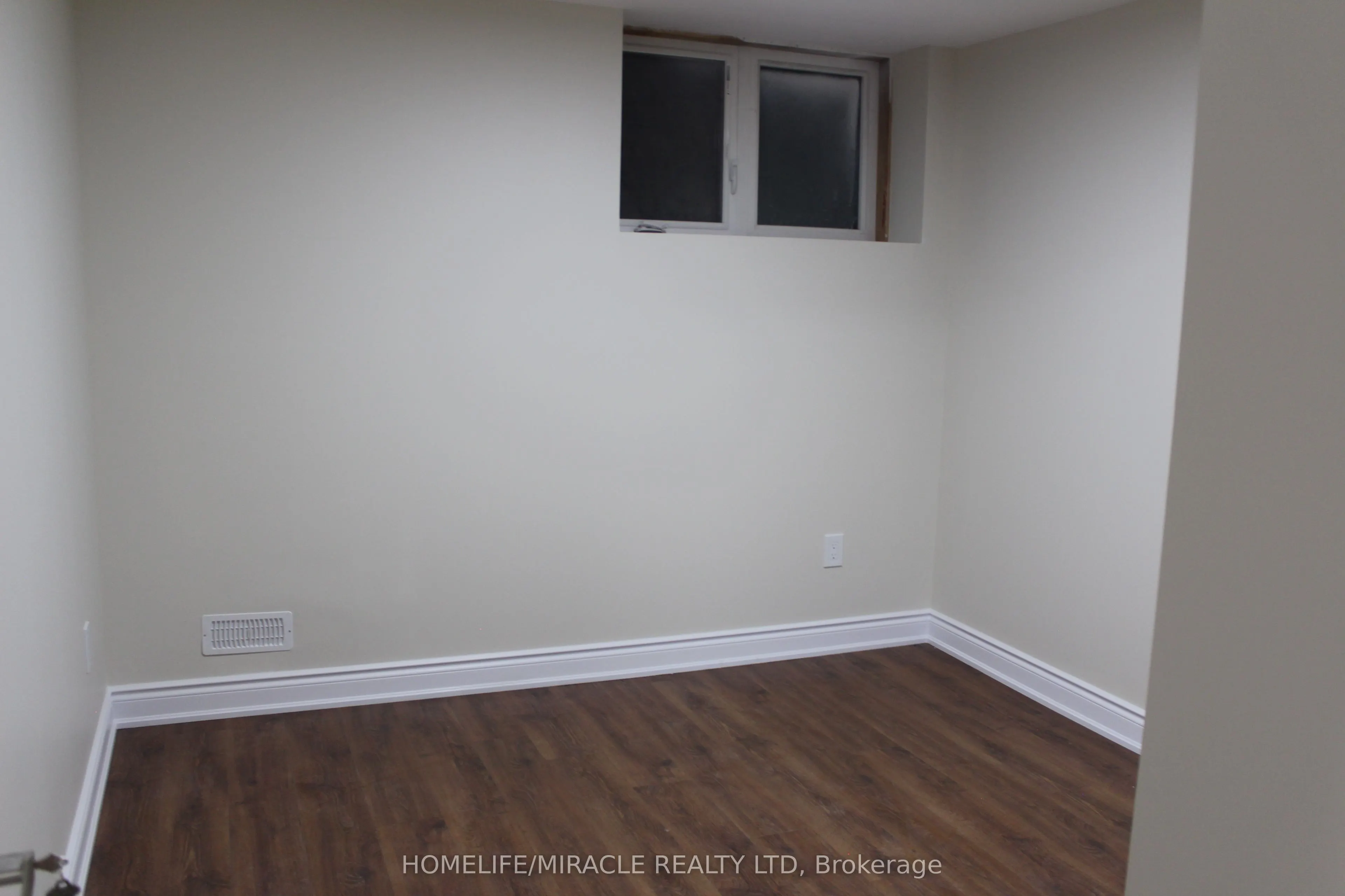 323 Falling Green Crescent, #b