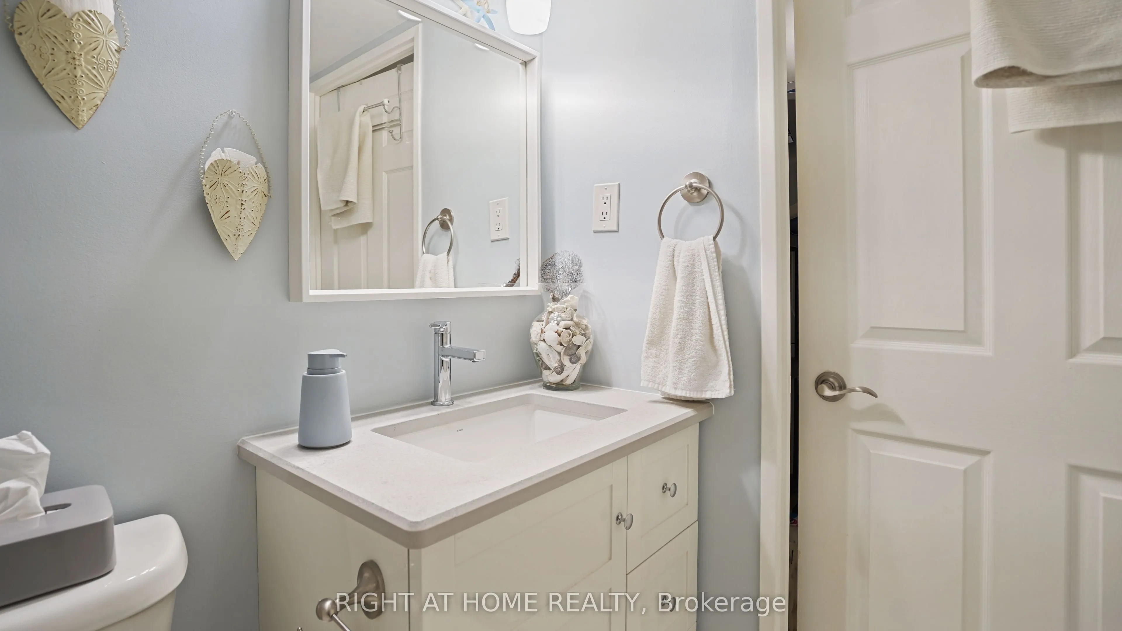 265 Westcourt Place, #705