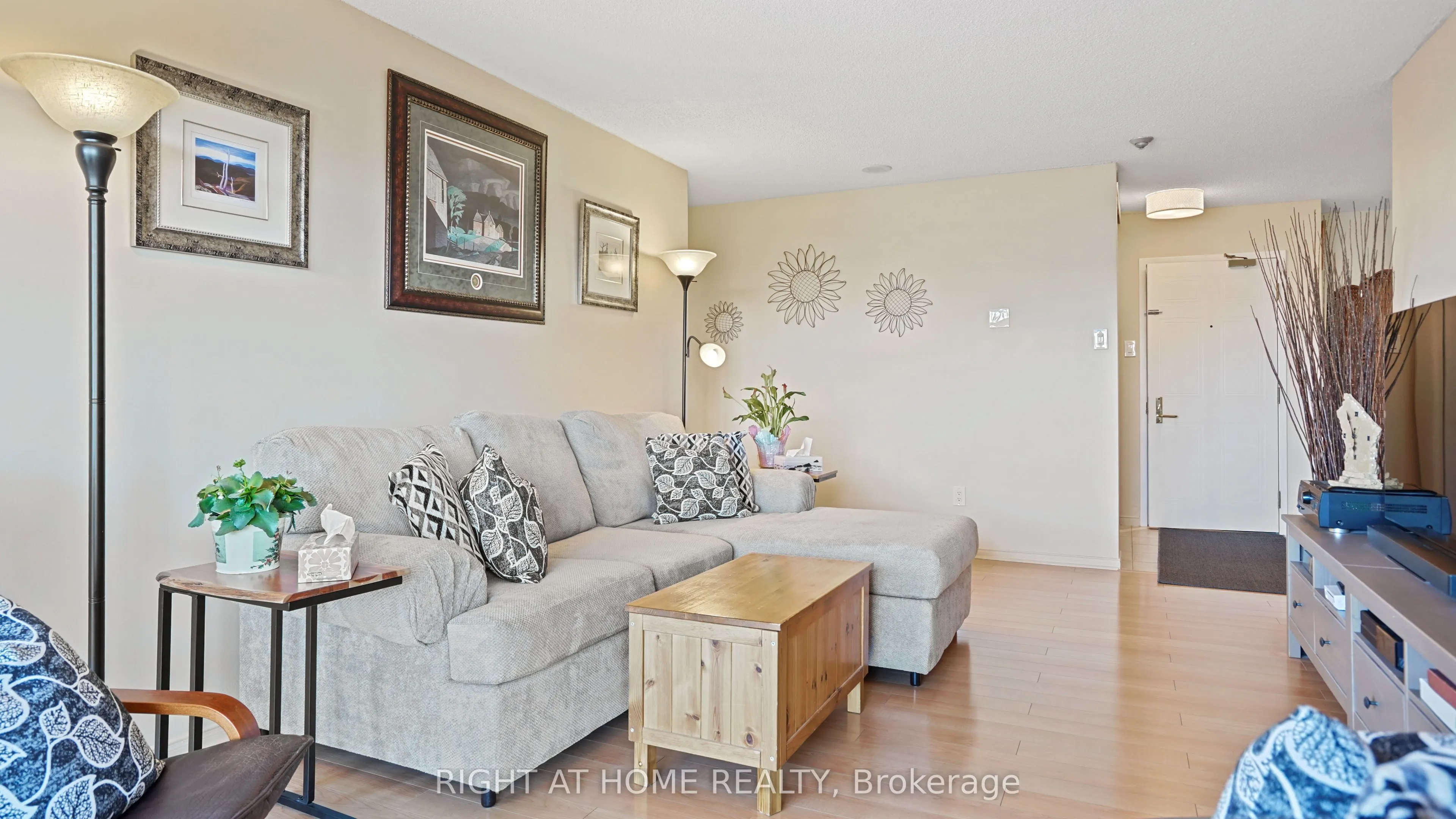 265 Westcourt Place, #705