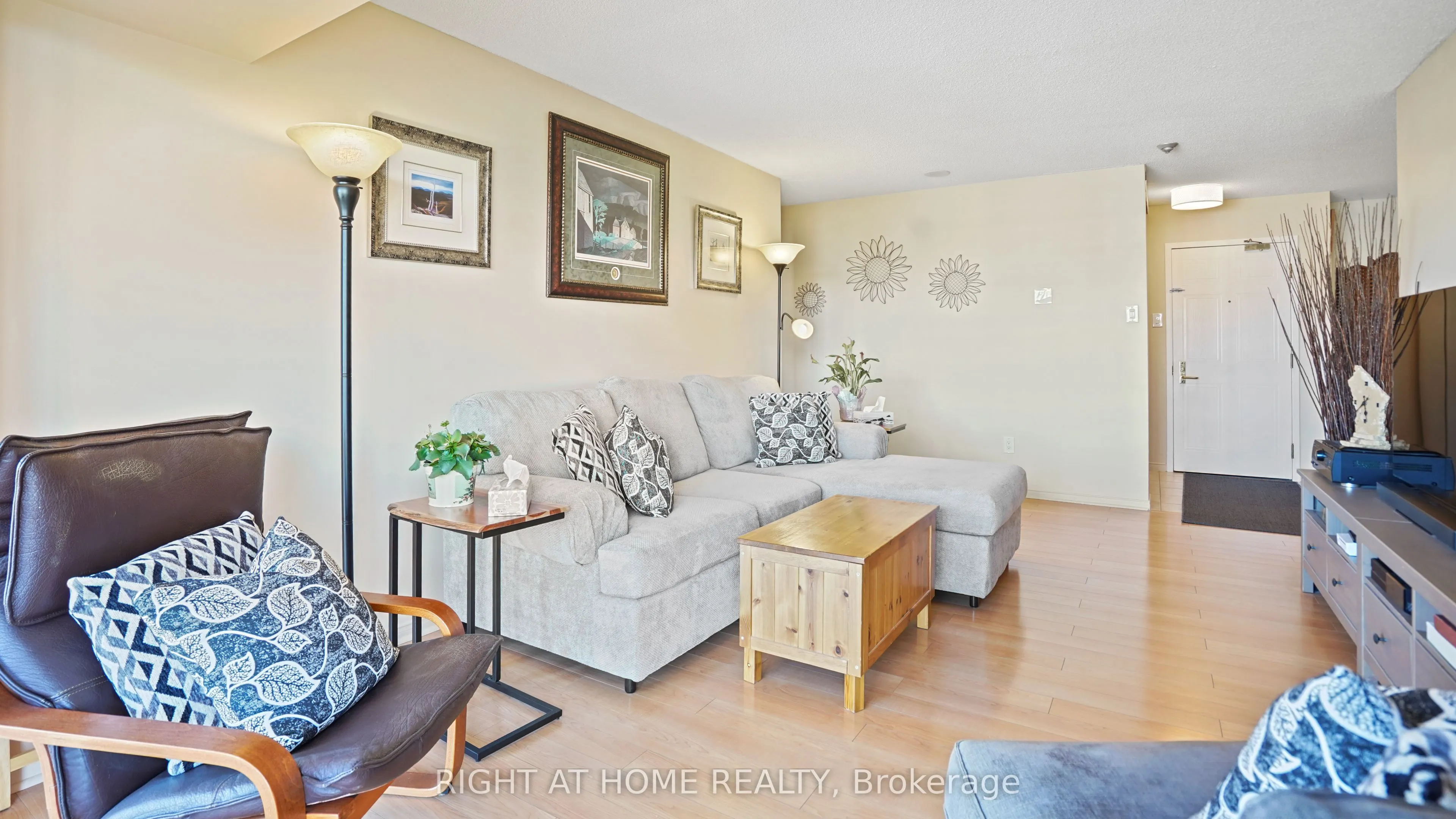 265 Westcourt Place, #705
