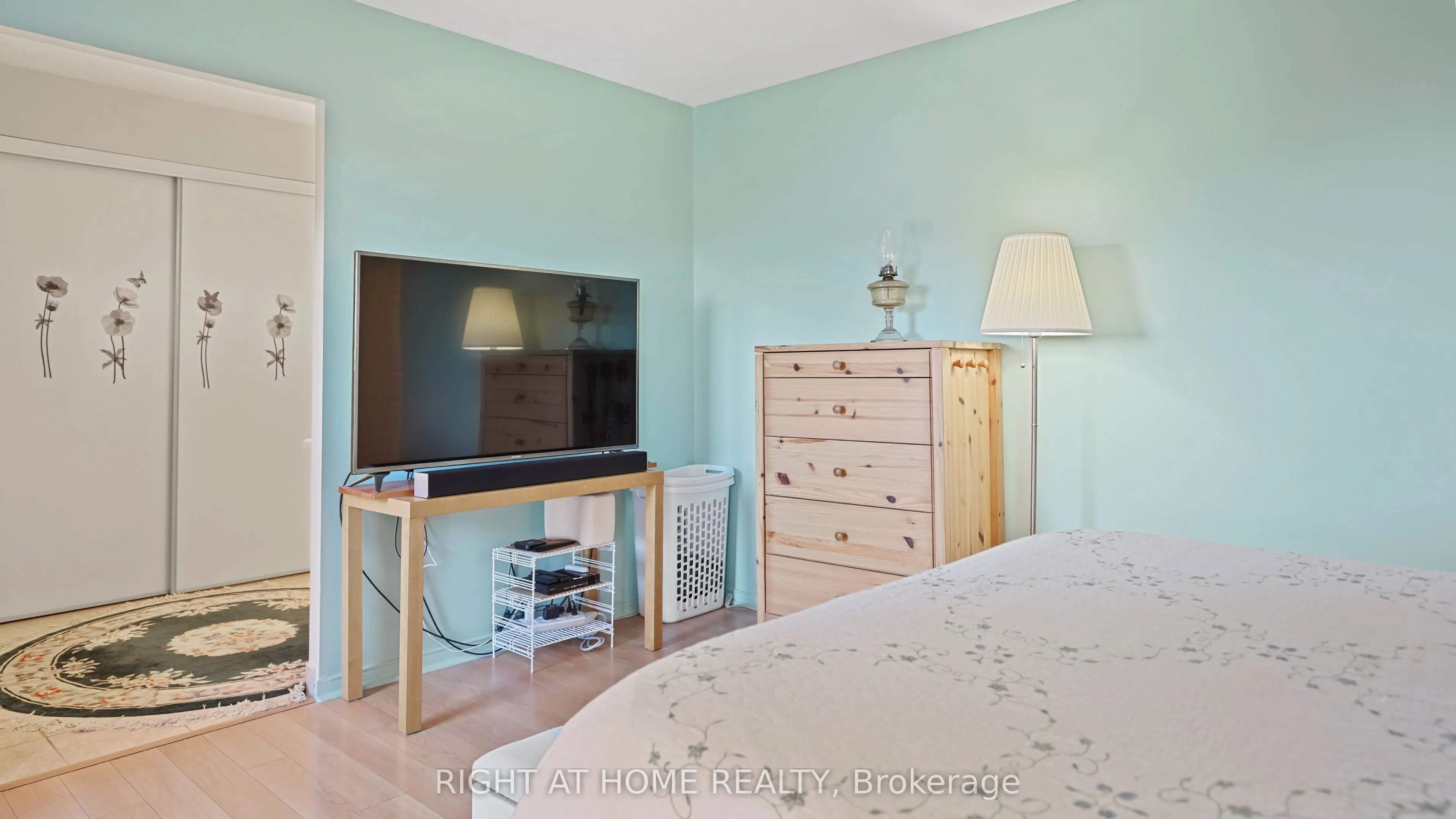 265 Westcourt Place, #705