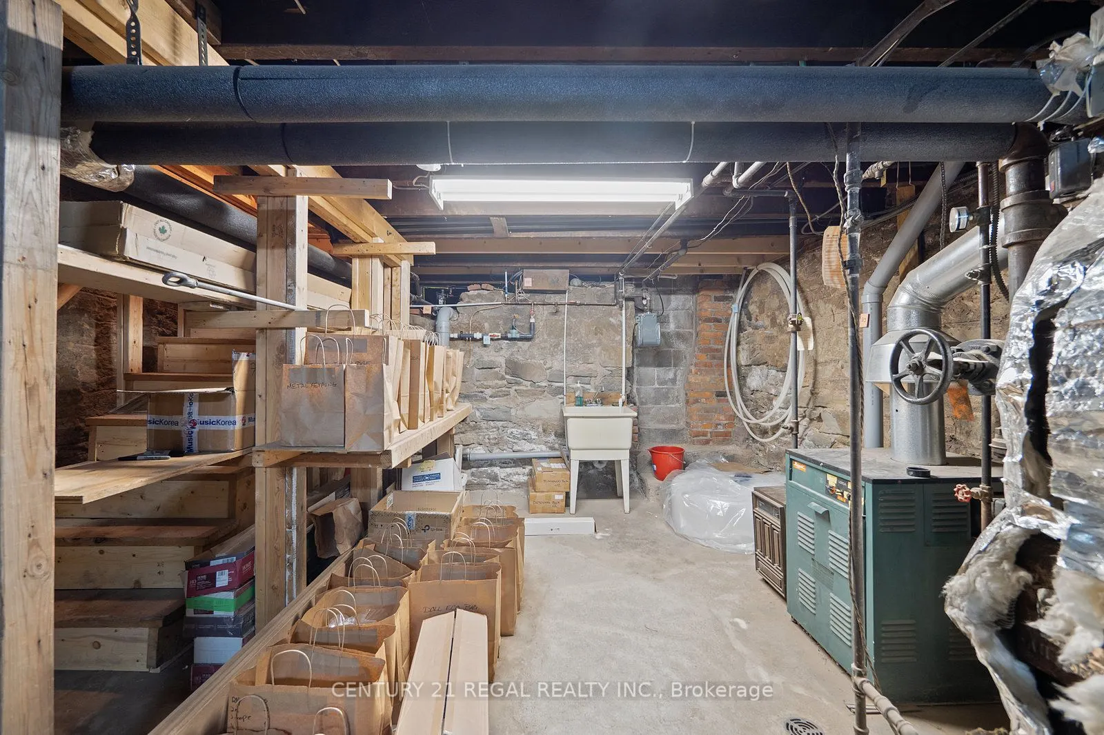 239 King Street E