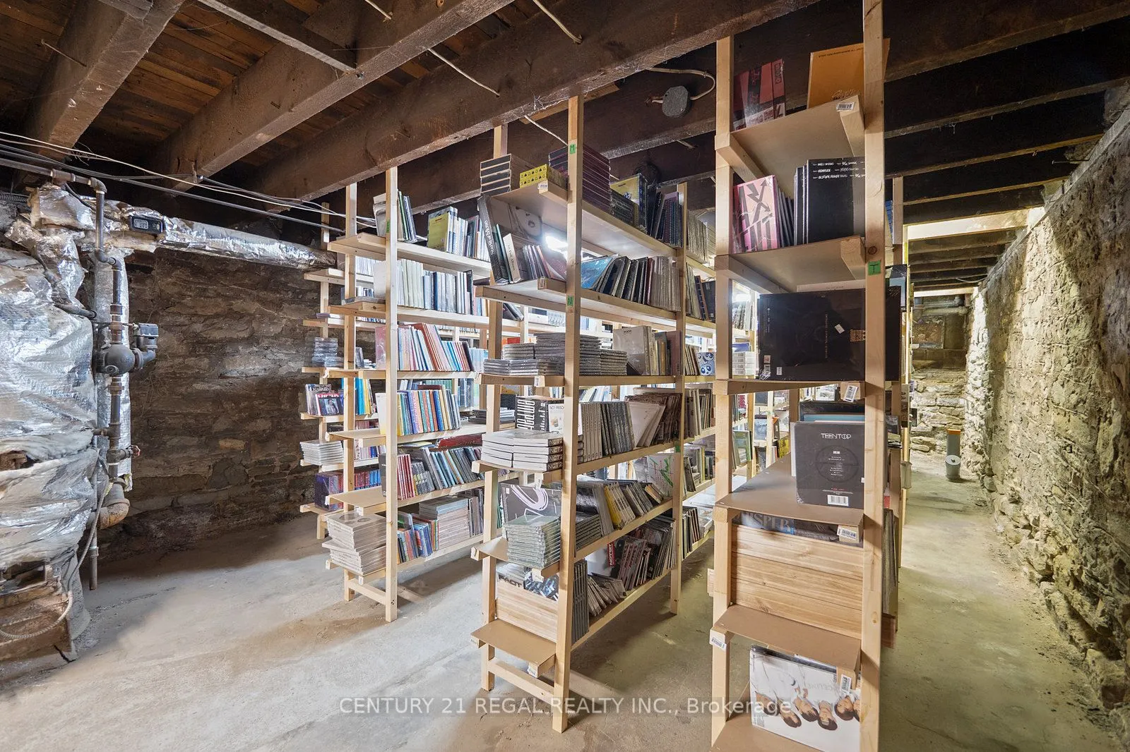 239 King Street E
