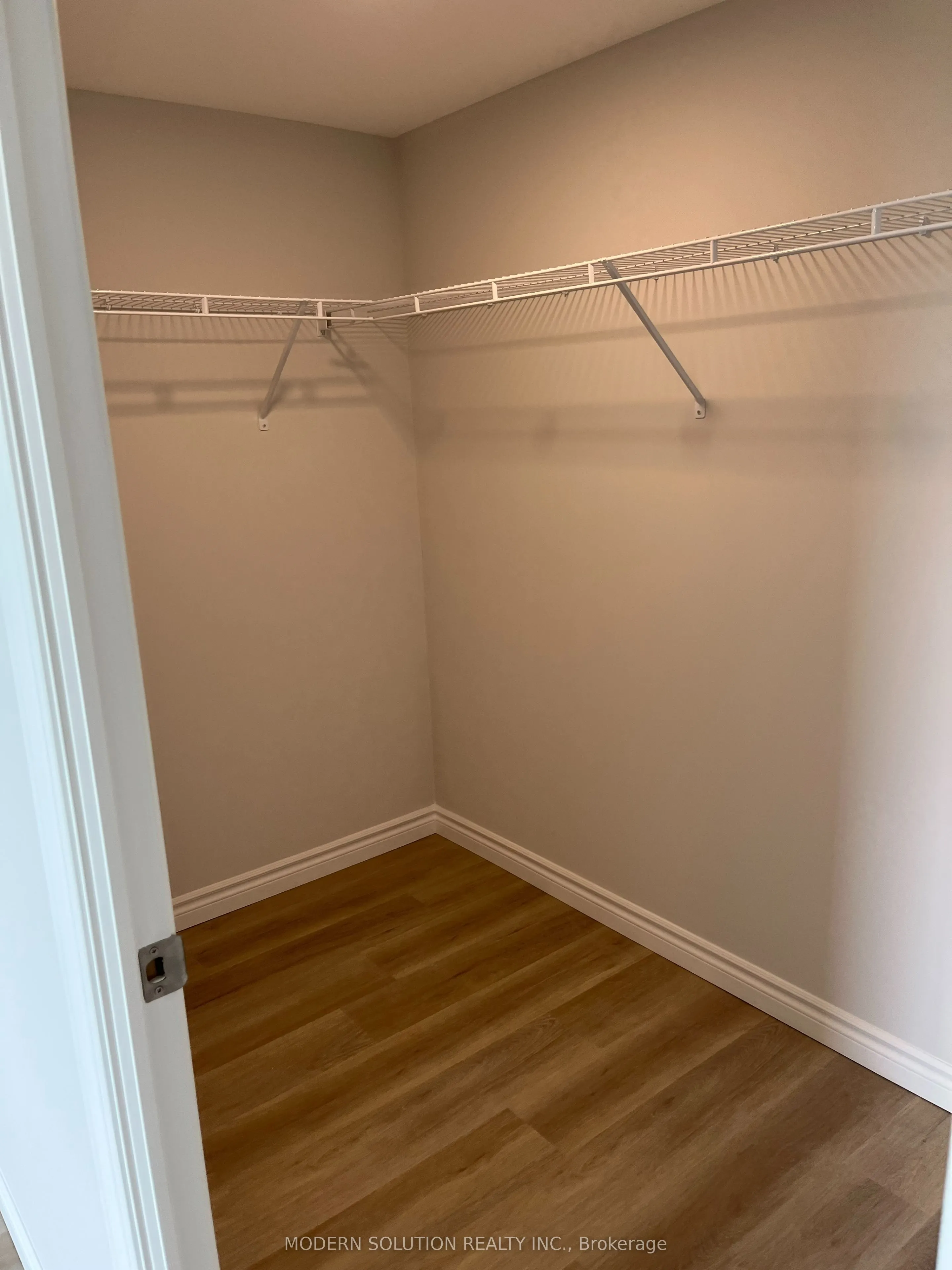 425 Watson Parkway N, #412