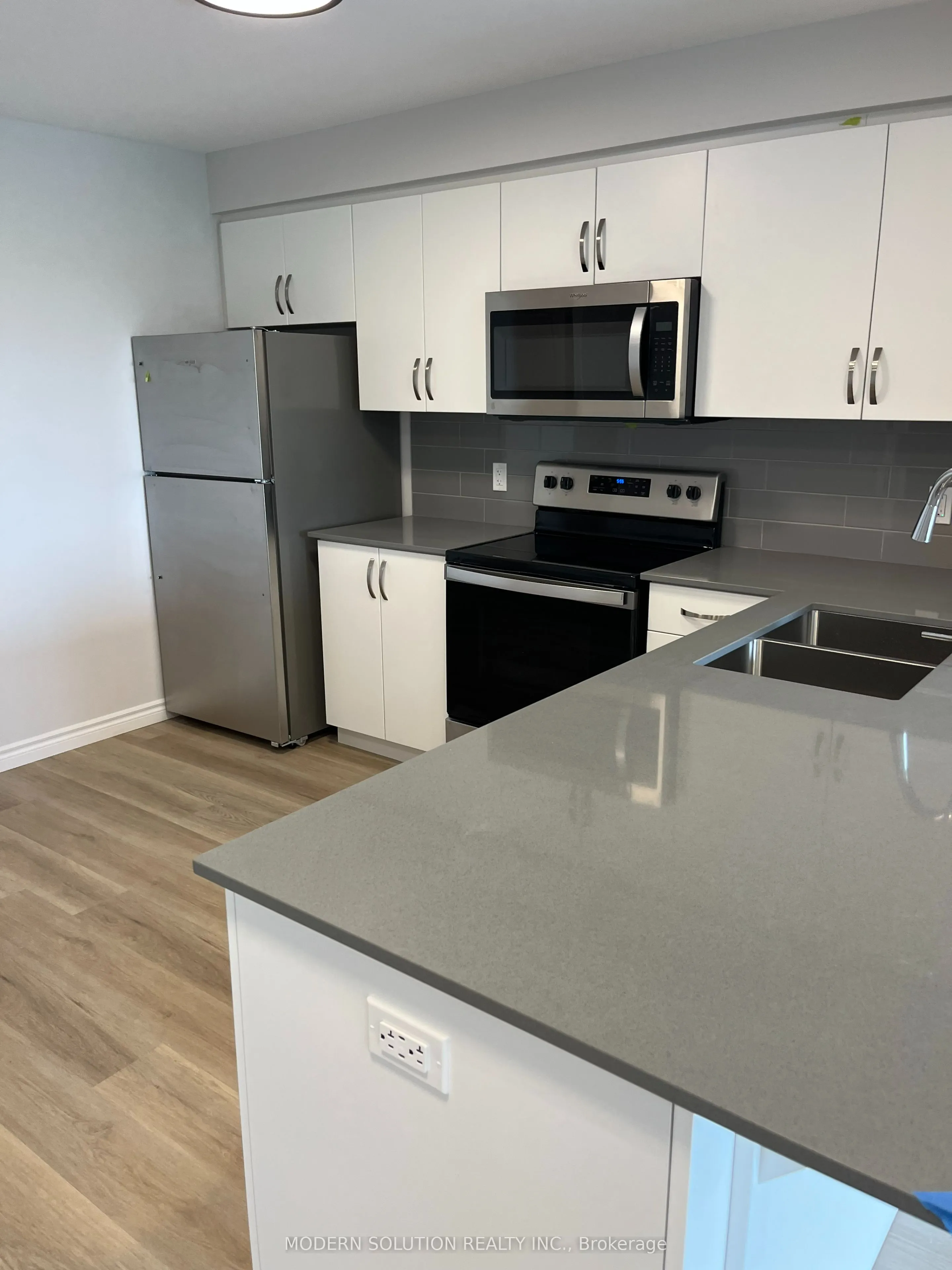 425 Watson Parkway N, #412