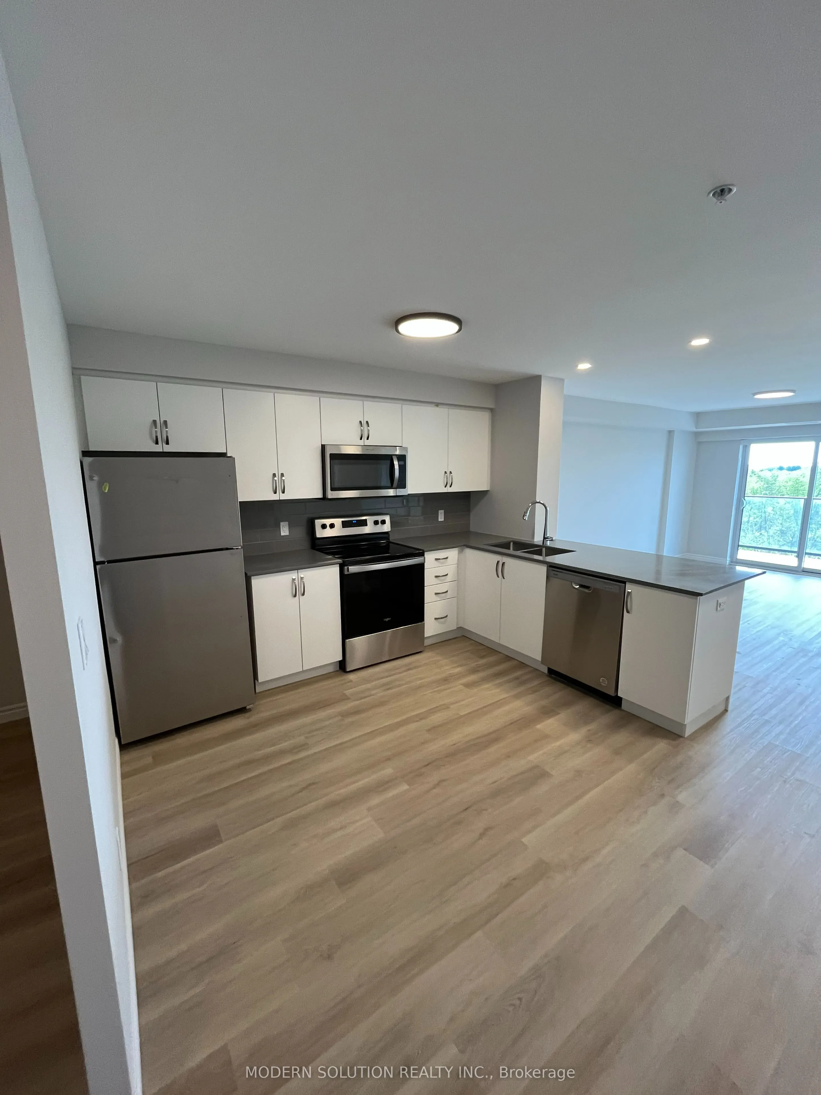 425 Watson Parkway N, #412
