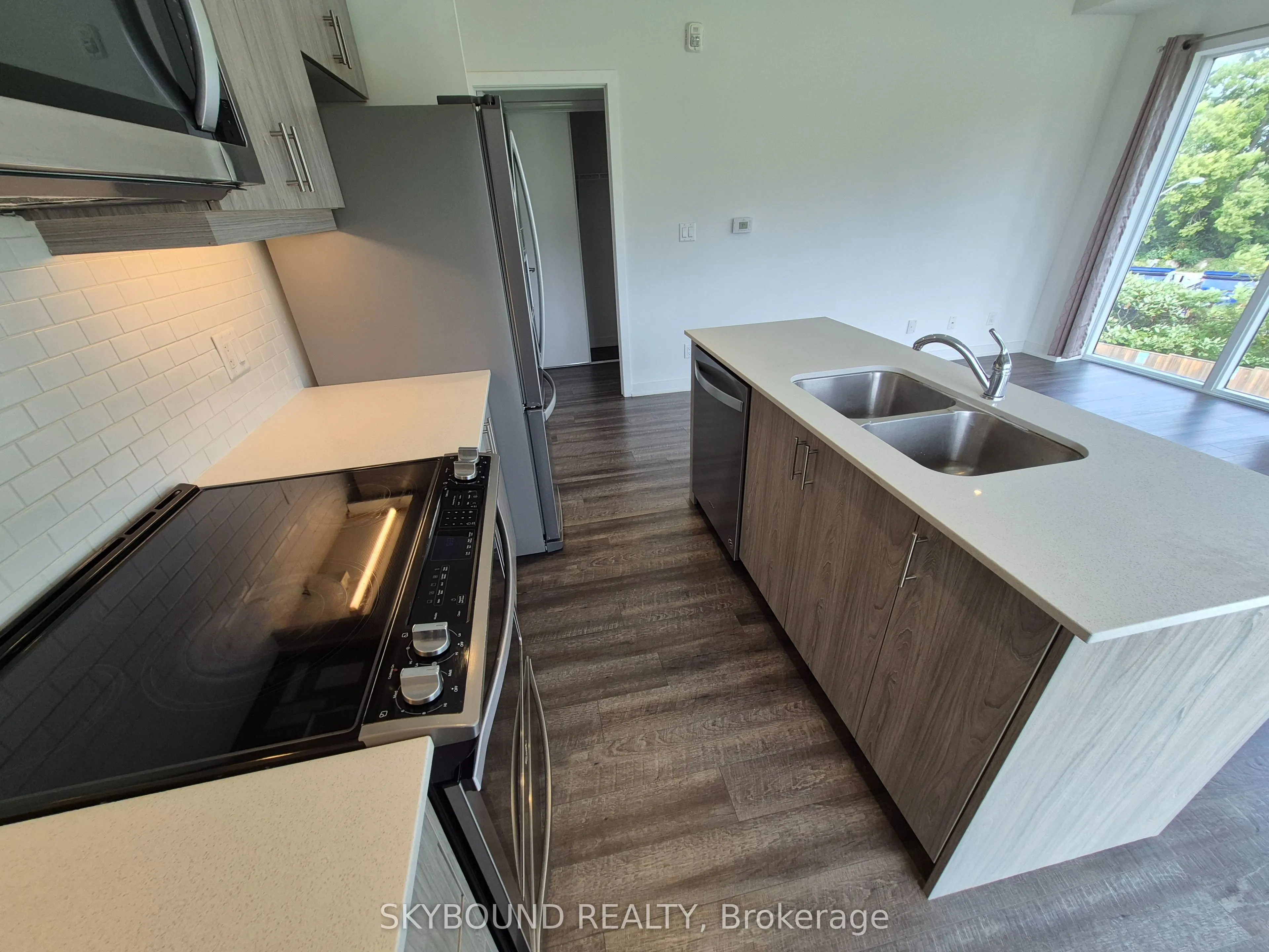 16 Markle Crescent, #301