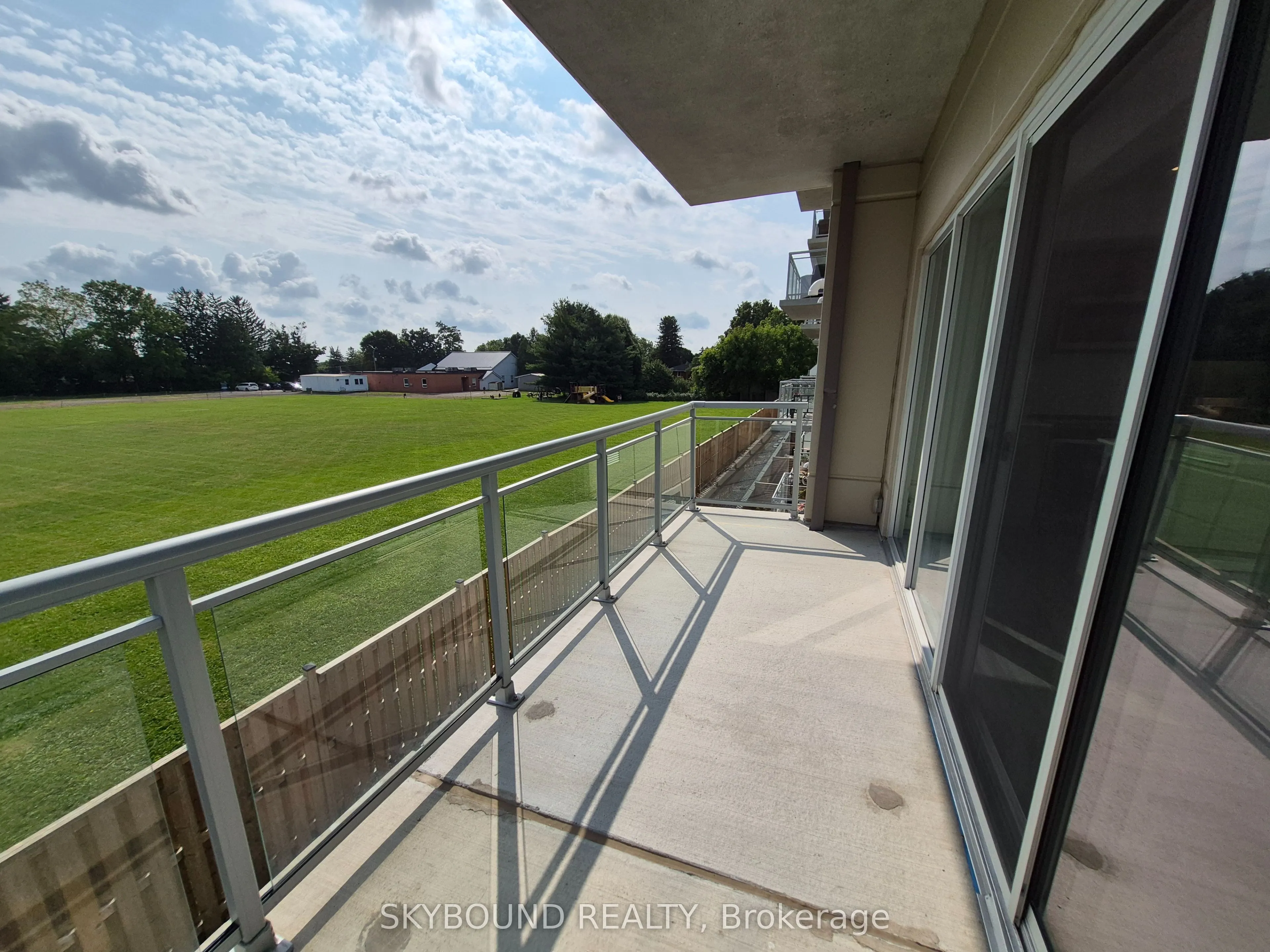 16 Markle Crescent, #301