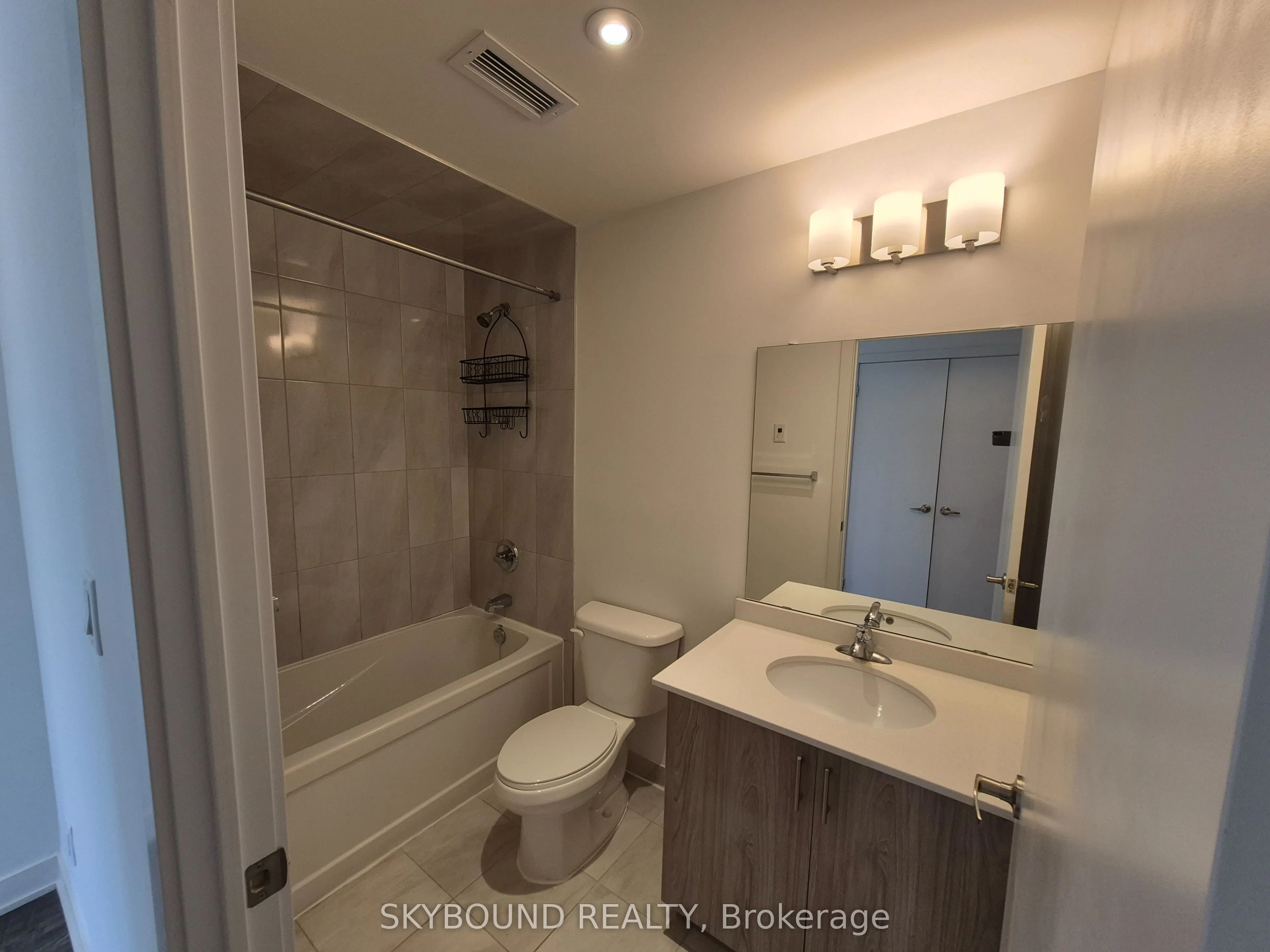 16 Markle Crescent, #301