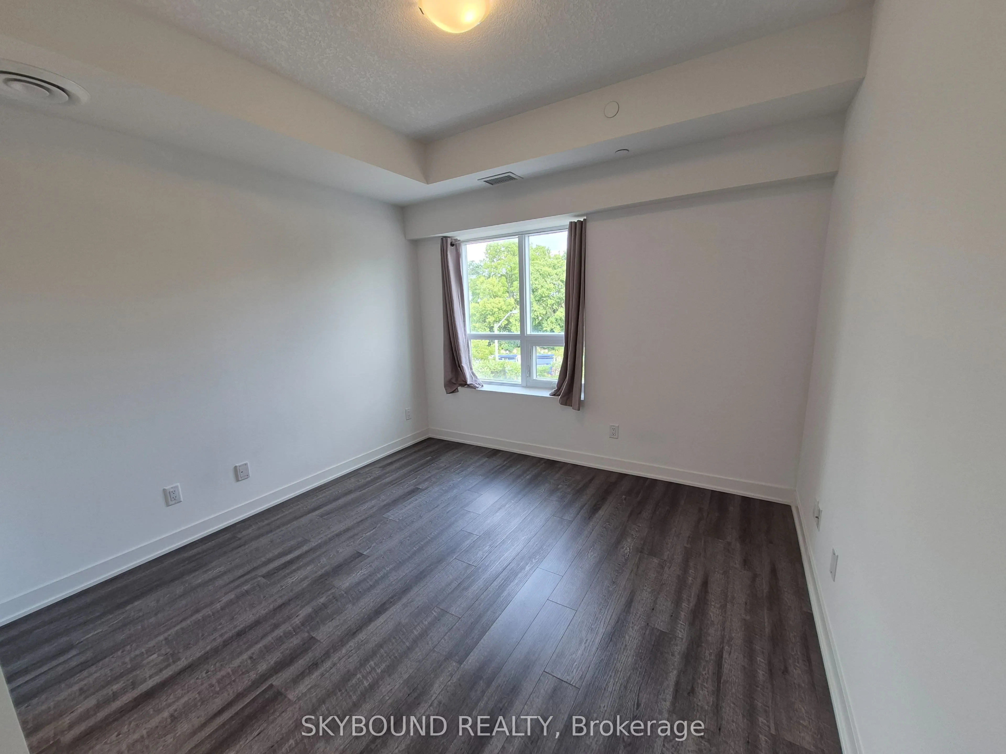 16 Markle Crescent, #301
