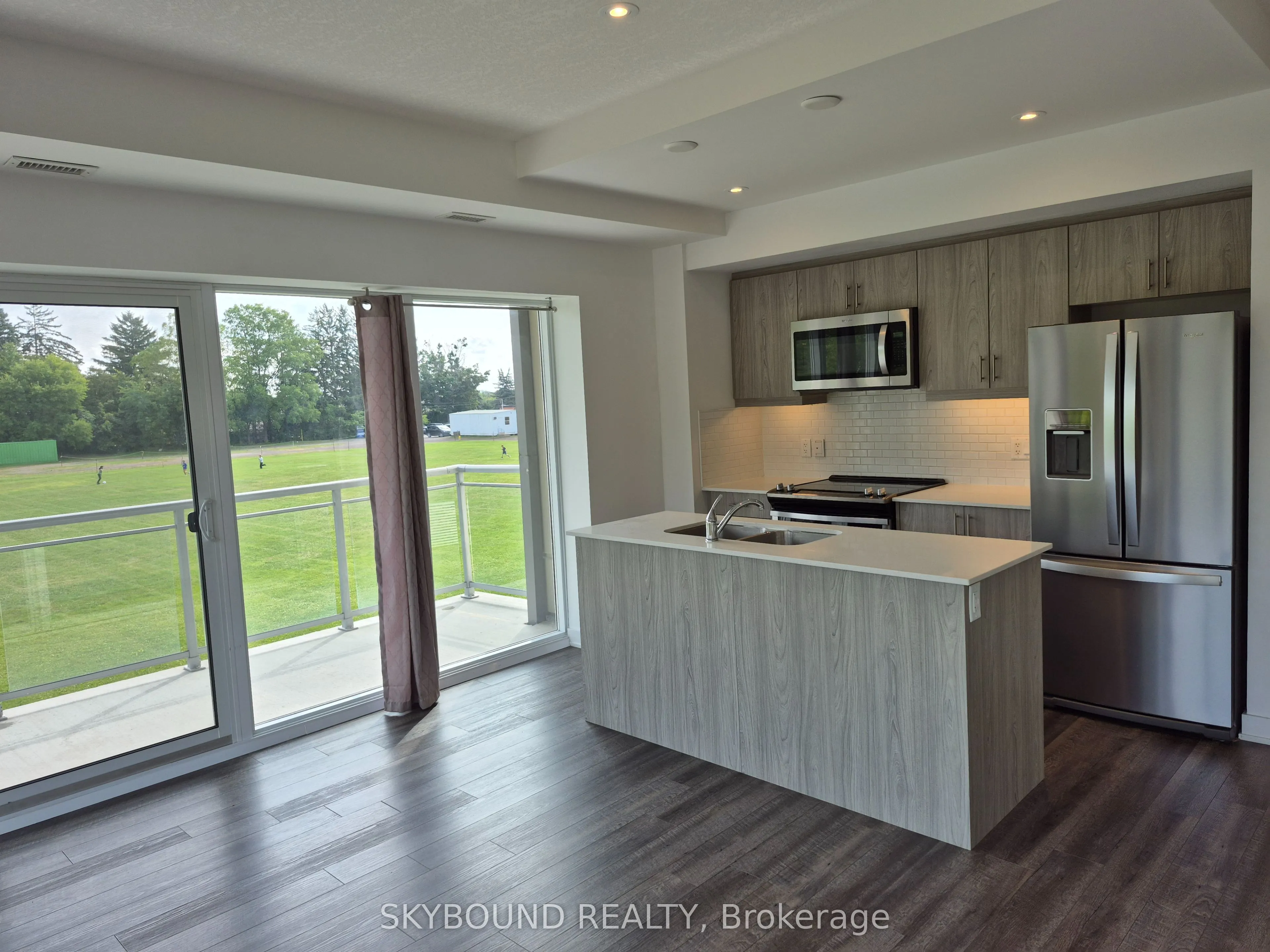 16 Markle Crescent, #301