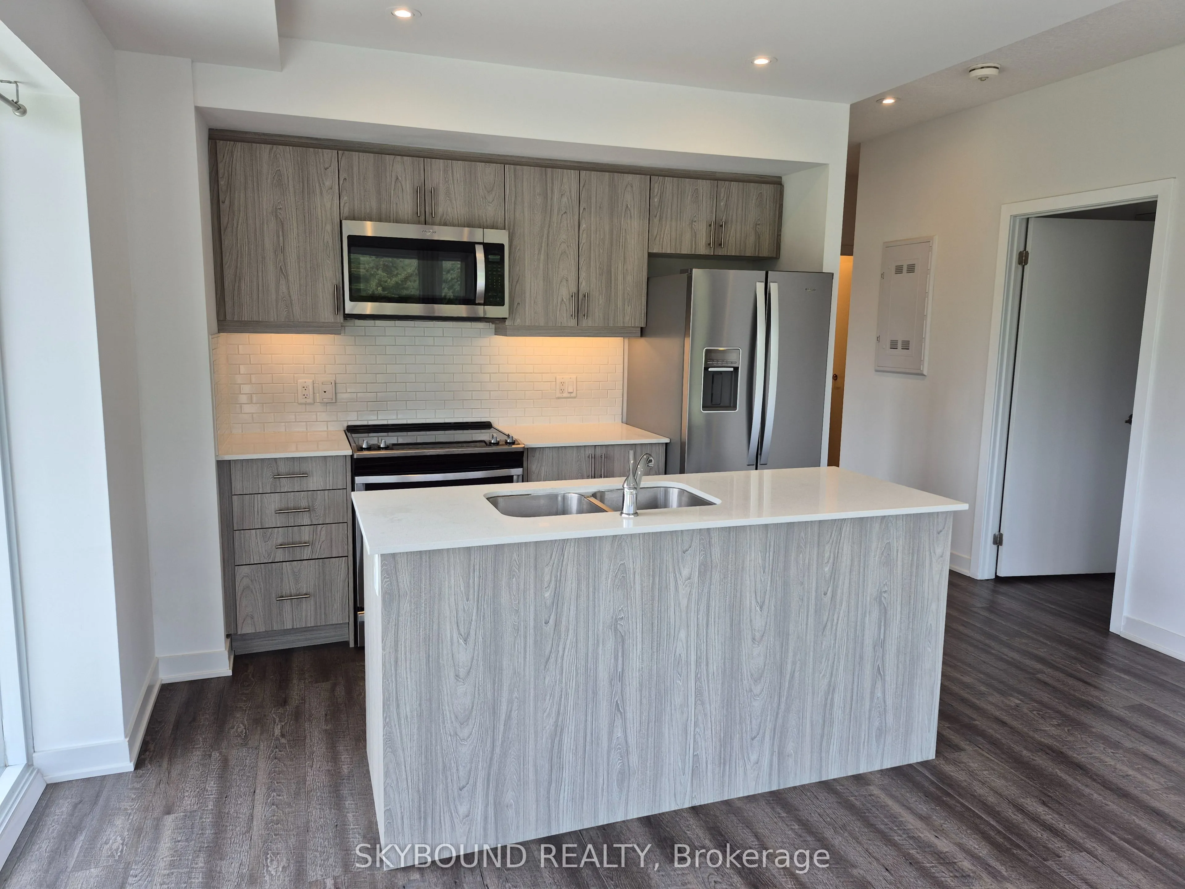 16 Markle Crescent, #301