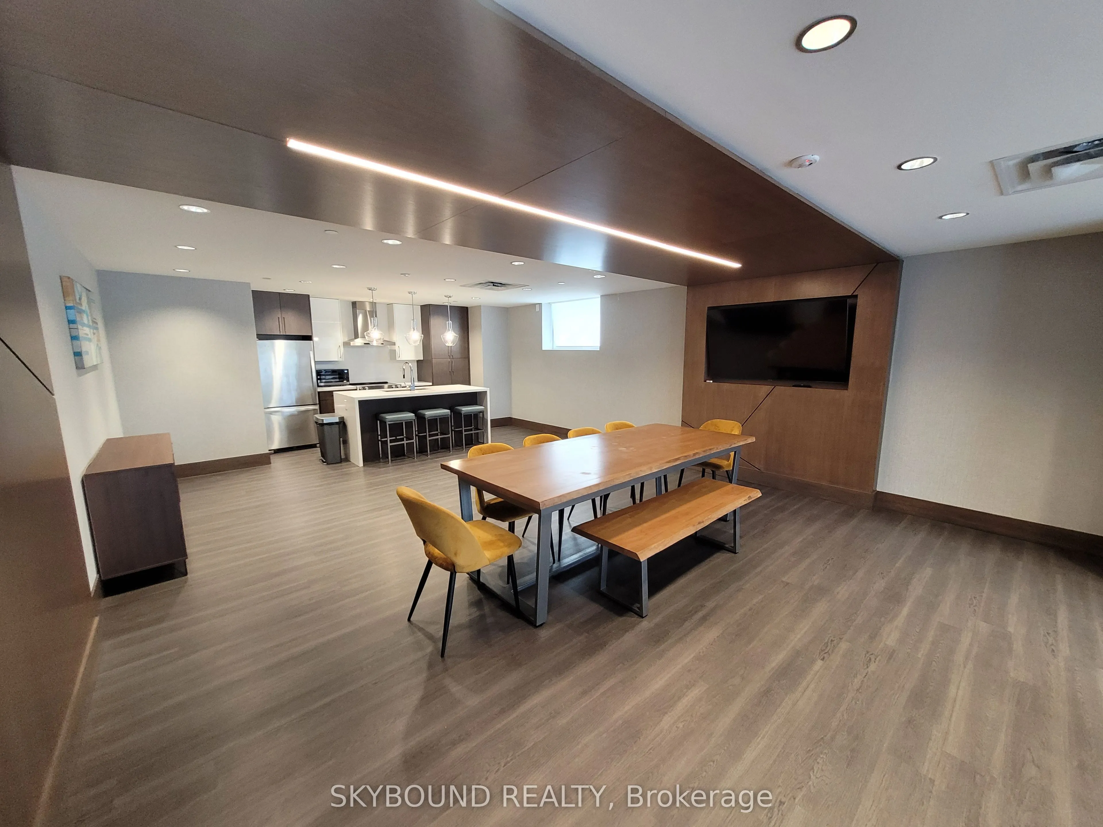 16 Markle Crescent, #301