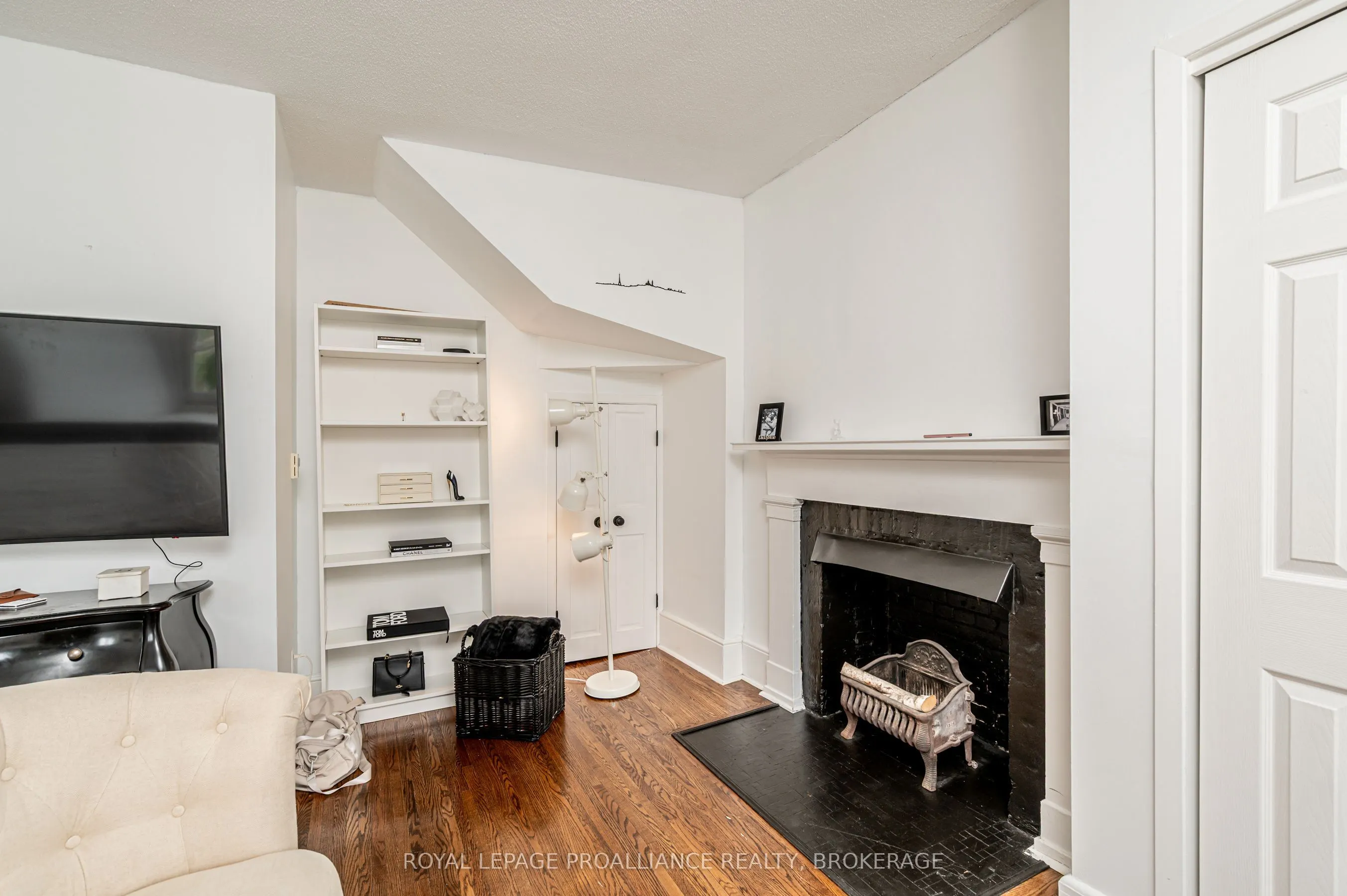 131 King Street E, #7