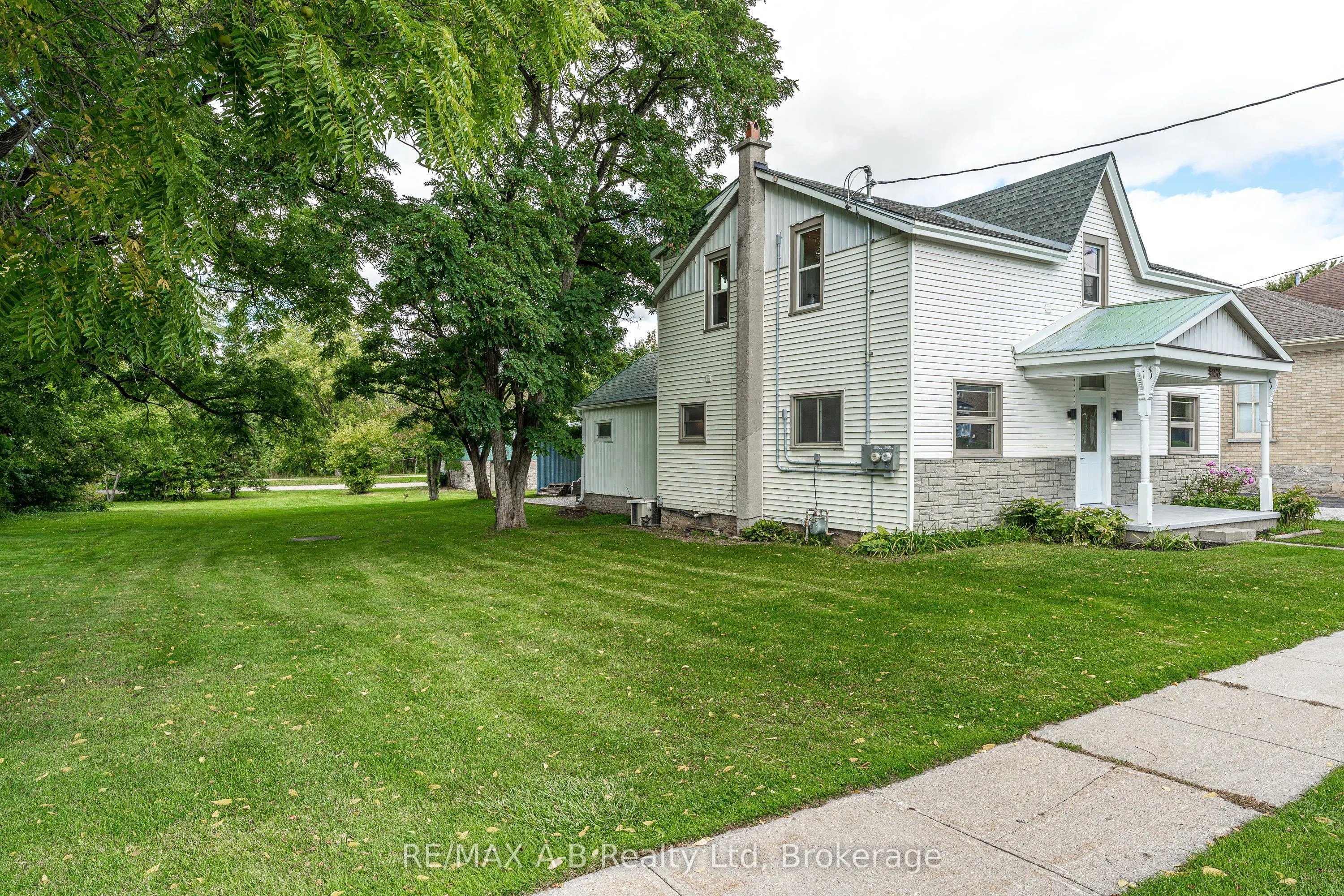 198 WATER Street S