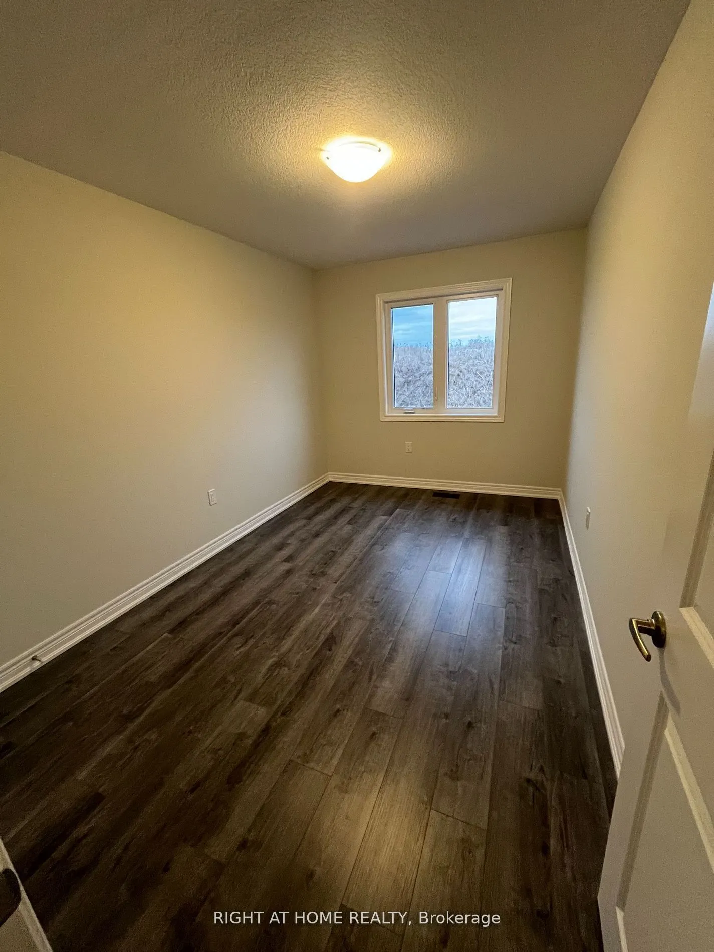 141 Aquasanta Crescent