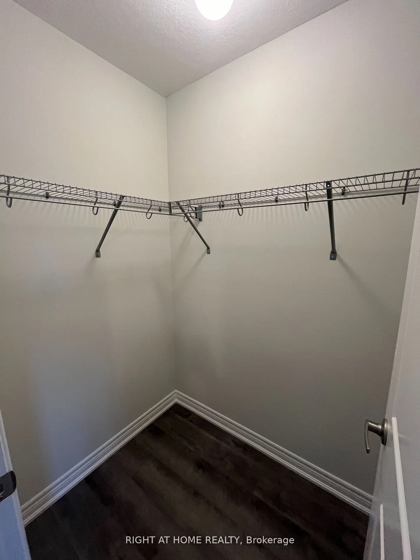 141 Aquasanta Crescent