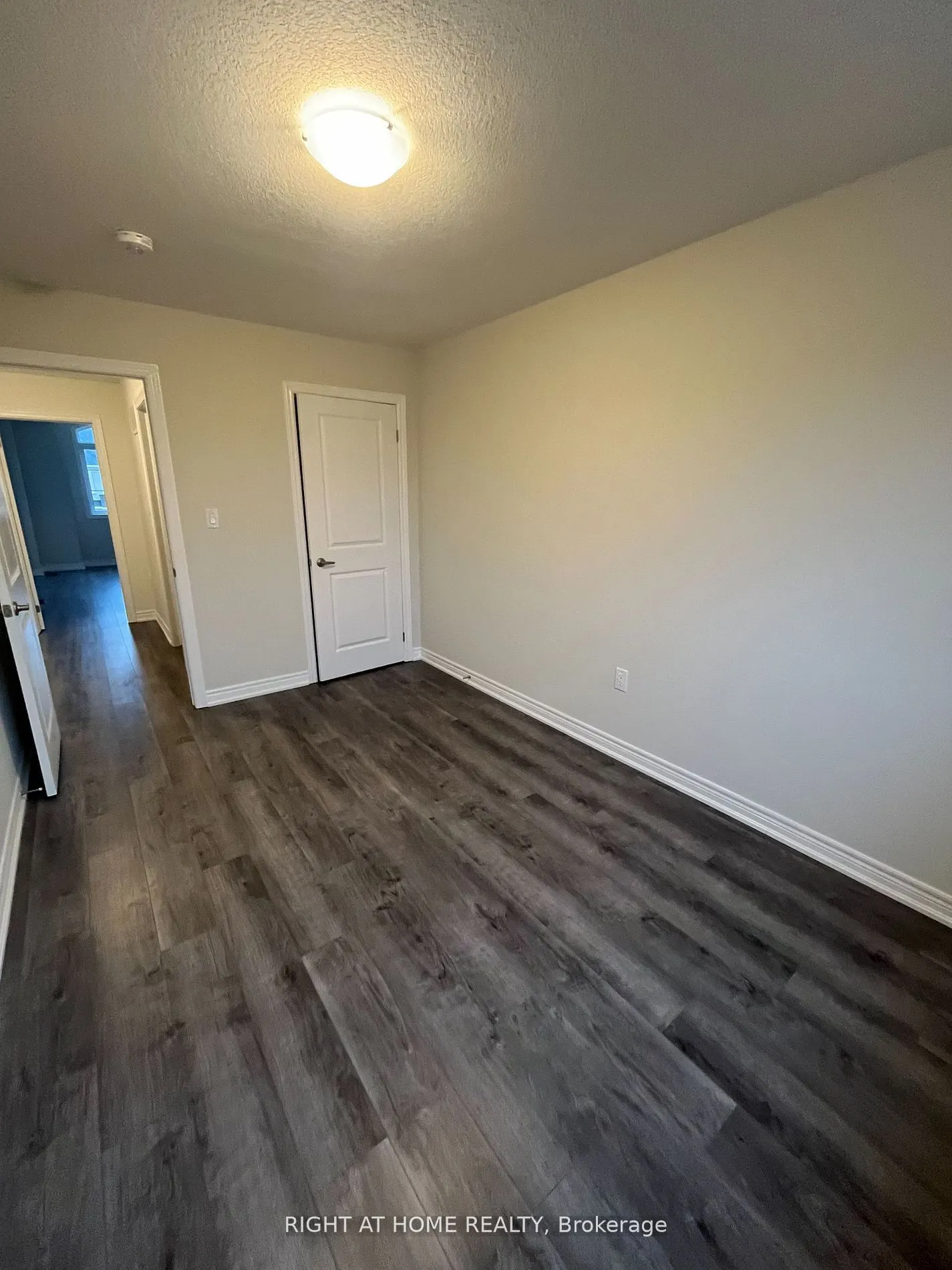 141 Aquasanta Crescent