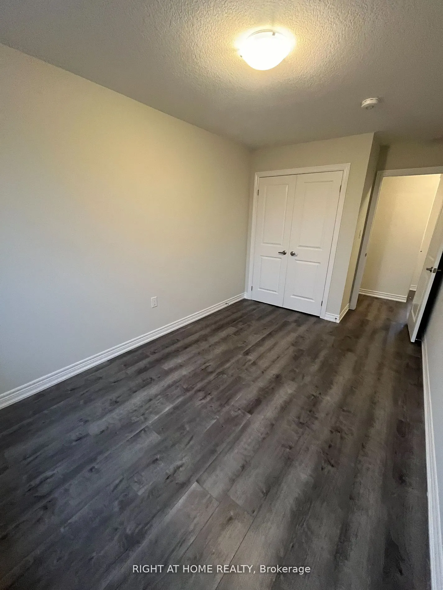 141 Aquasanta Crescent