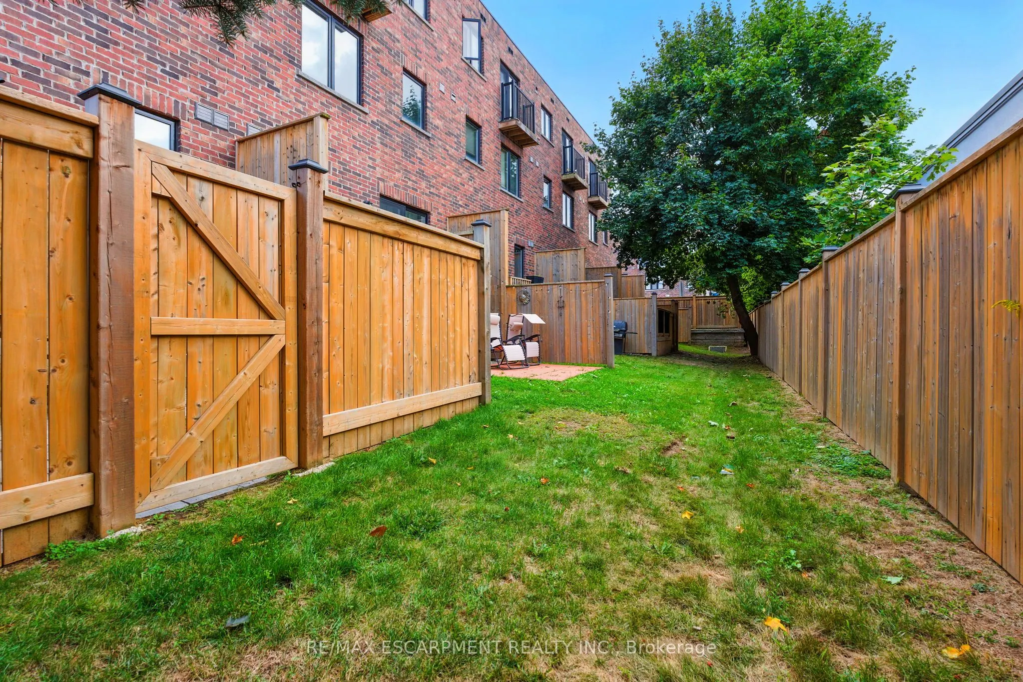 219 Dundas Street E, #46