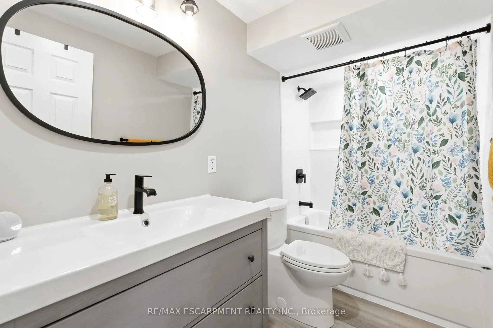219 Dundas Street E, #46