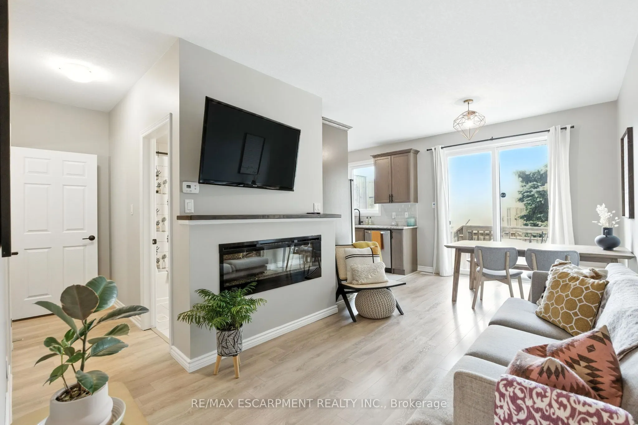 219 Dundas Street E, #46
