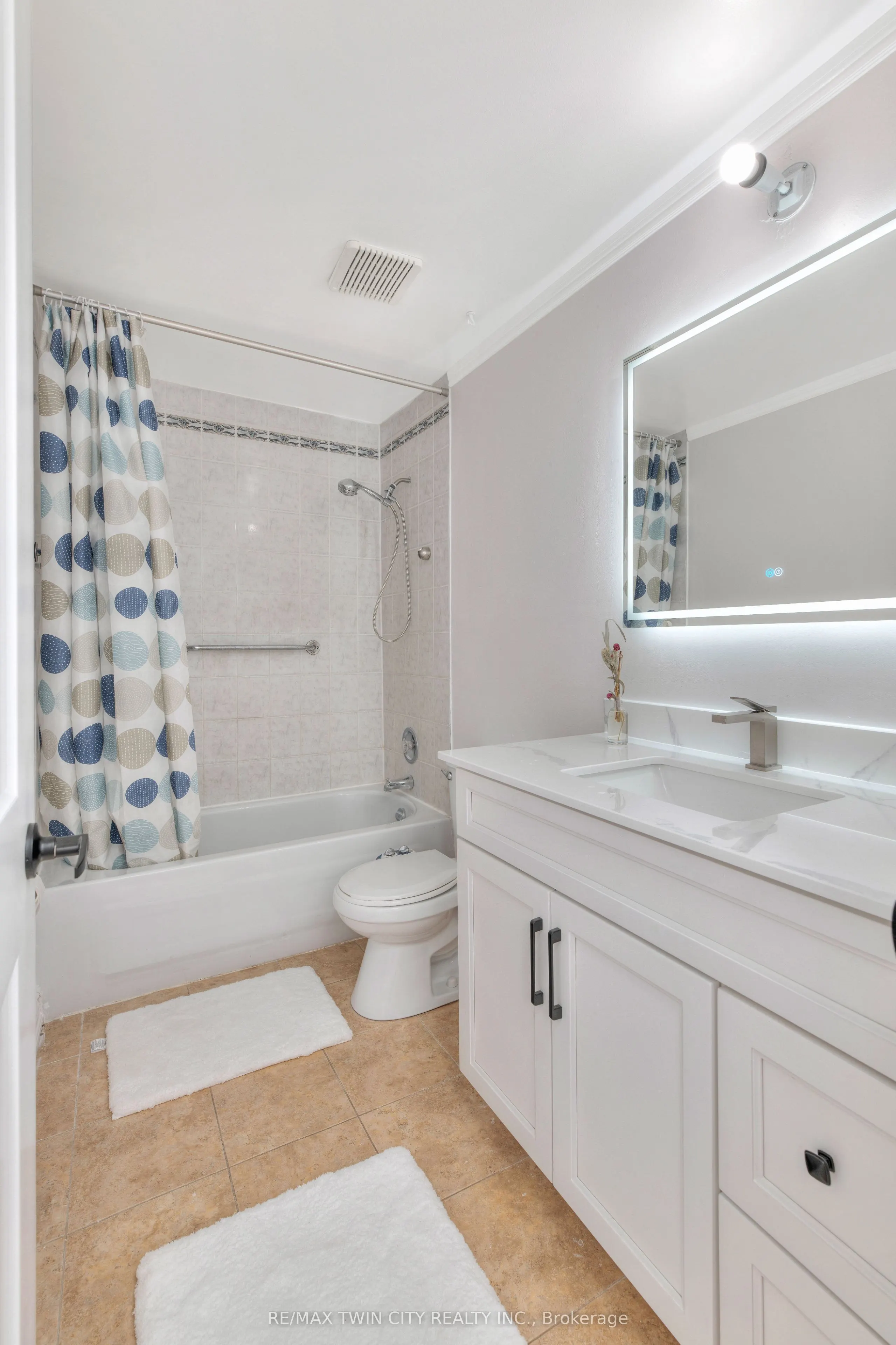 28 Underhill Crescent, #8