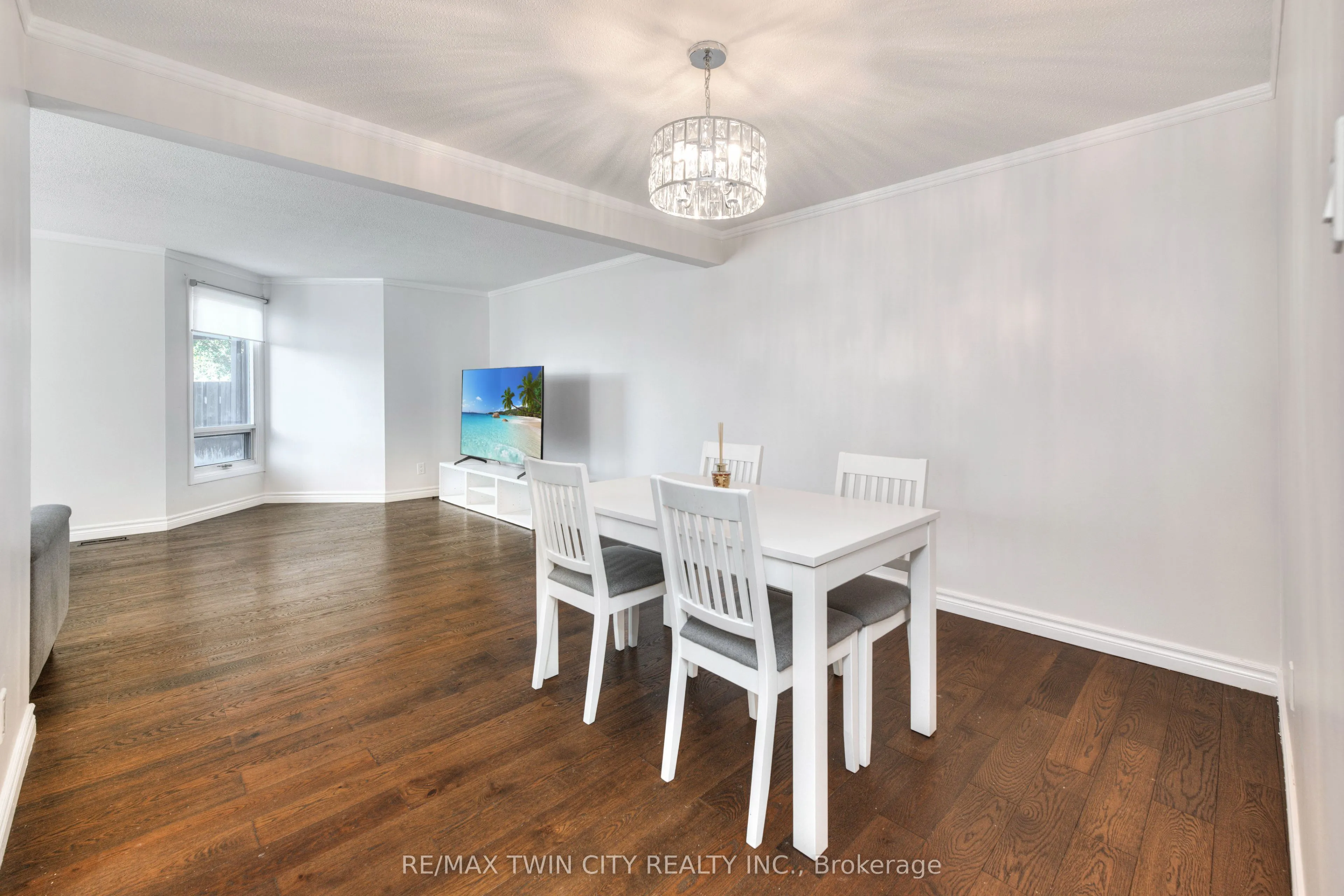 28 Underhill Crescent, #8