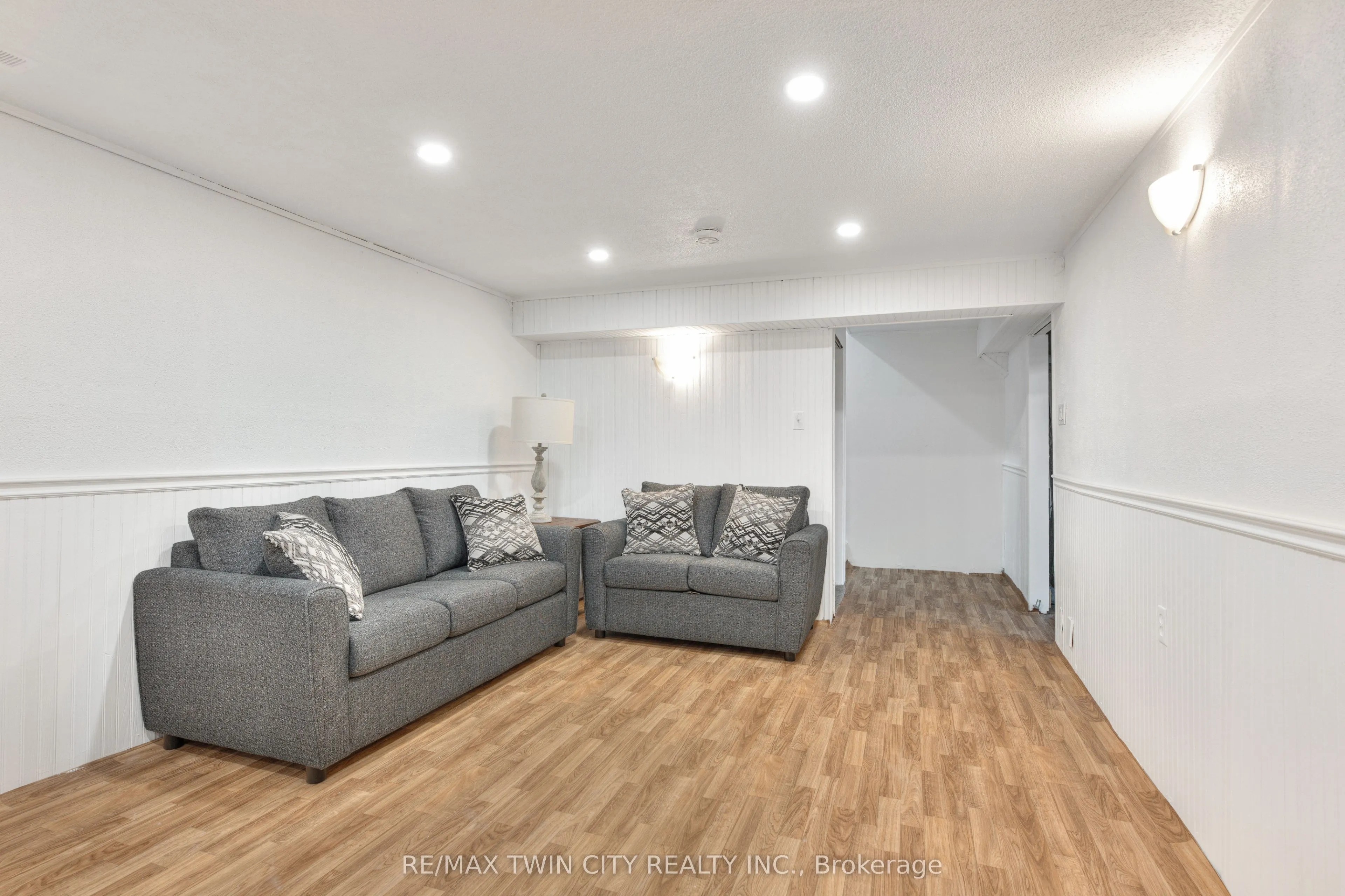 28 Underhill Crescent, #8
