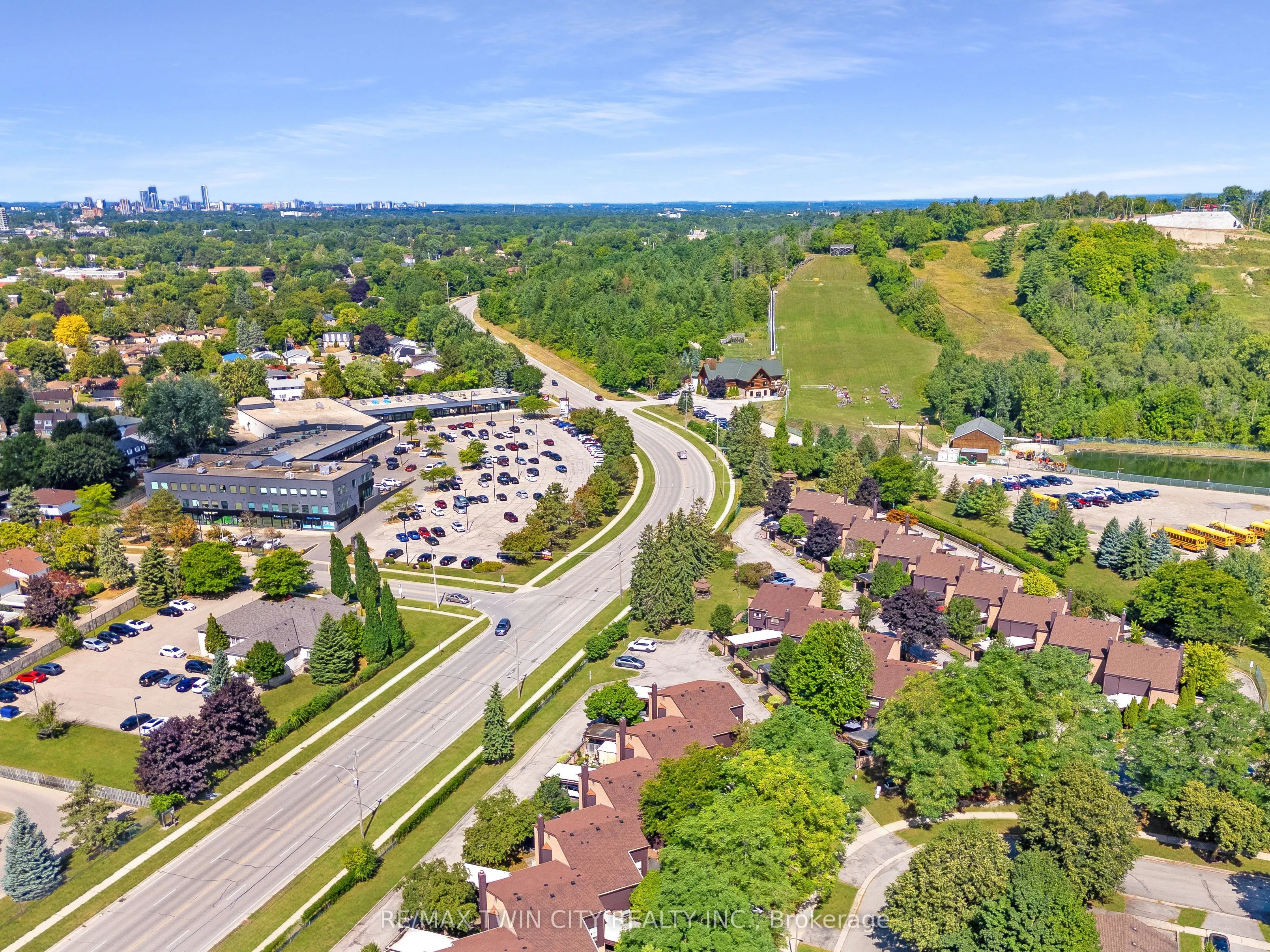 28 Underhill Crescent, #8