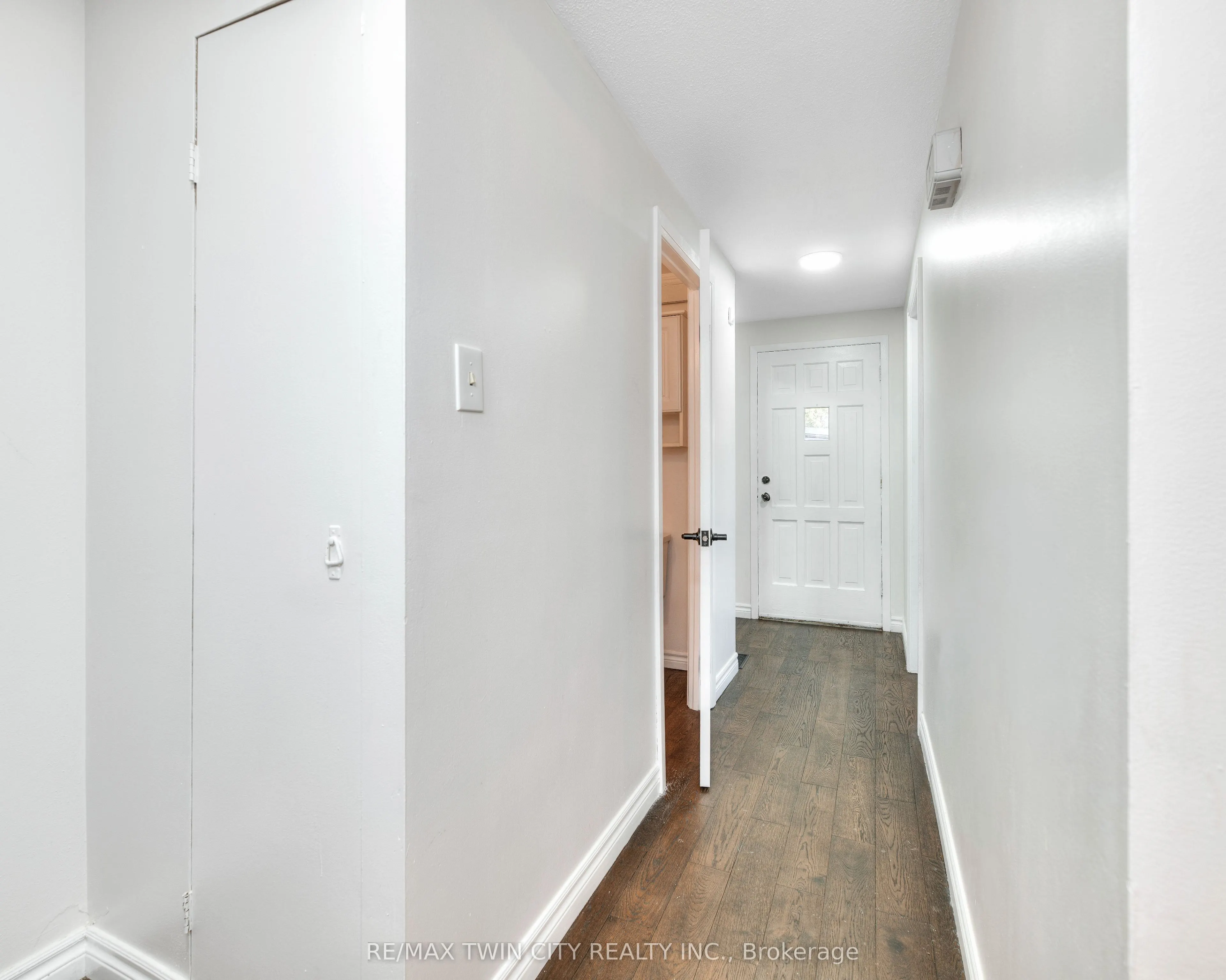 28 Underhill Crescent, #8