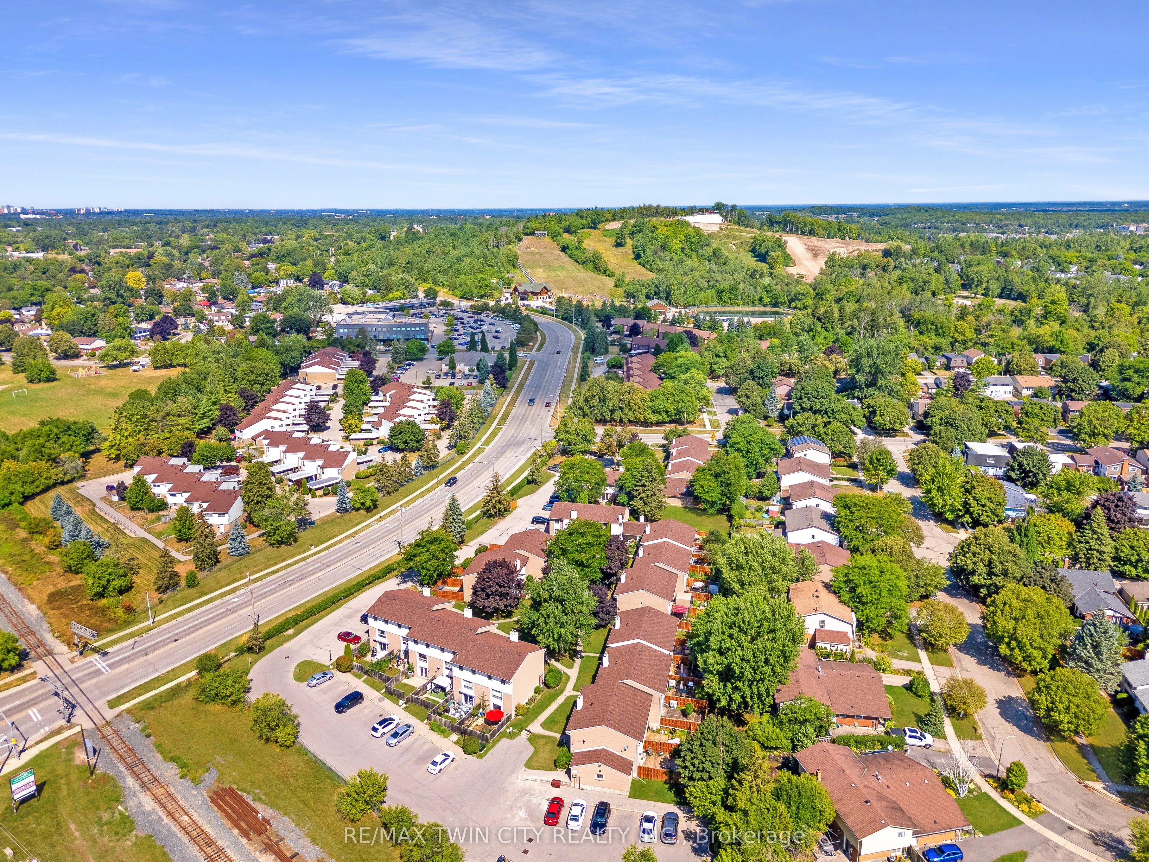 28 Underhill Crescent, #8