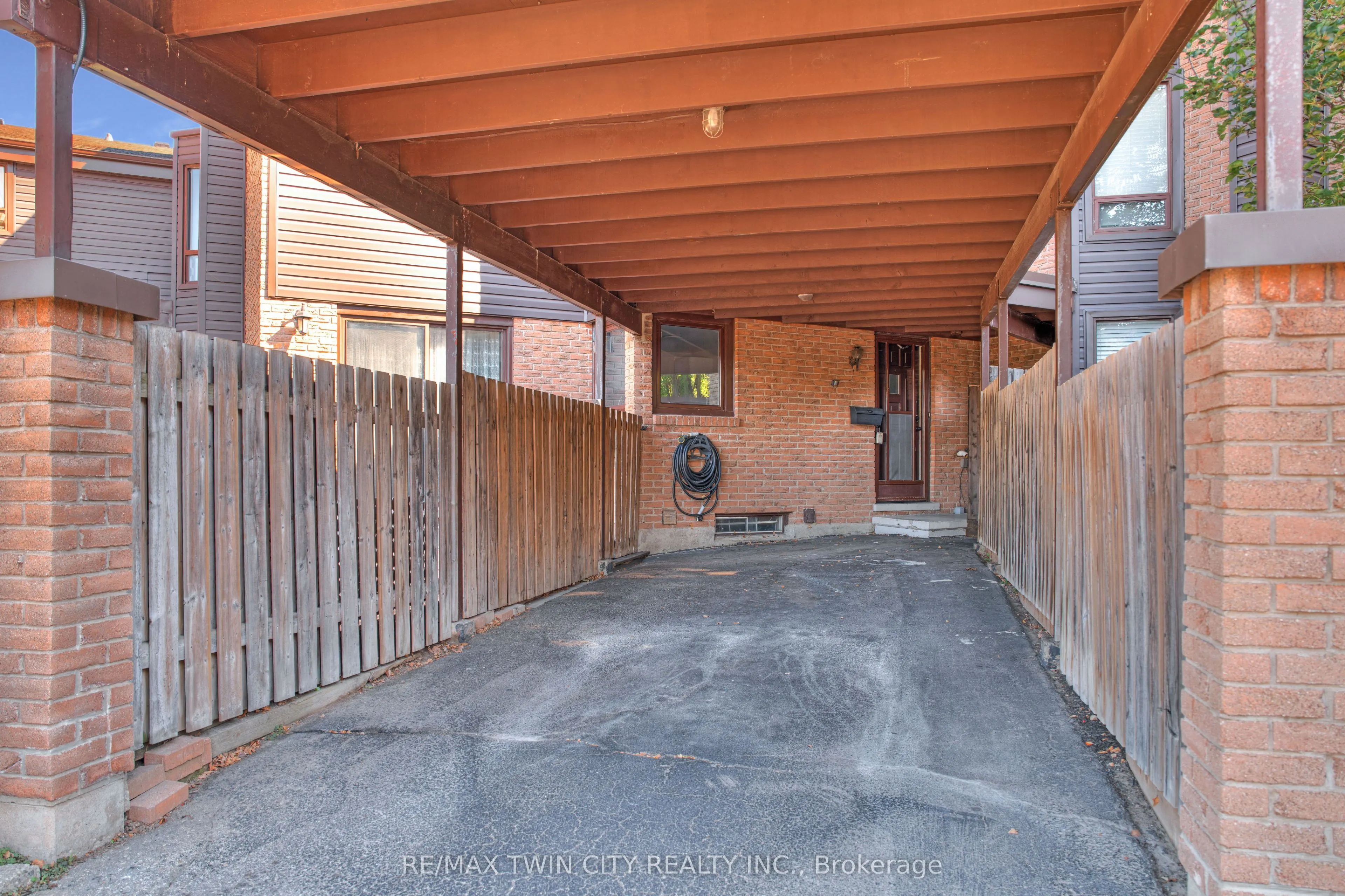 28 Underhill Crescent, #8