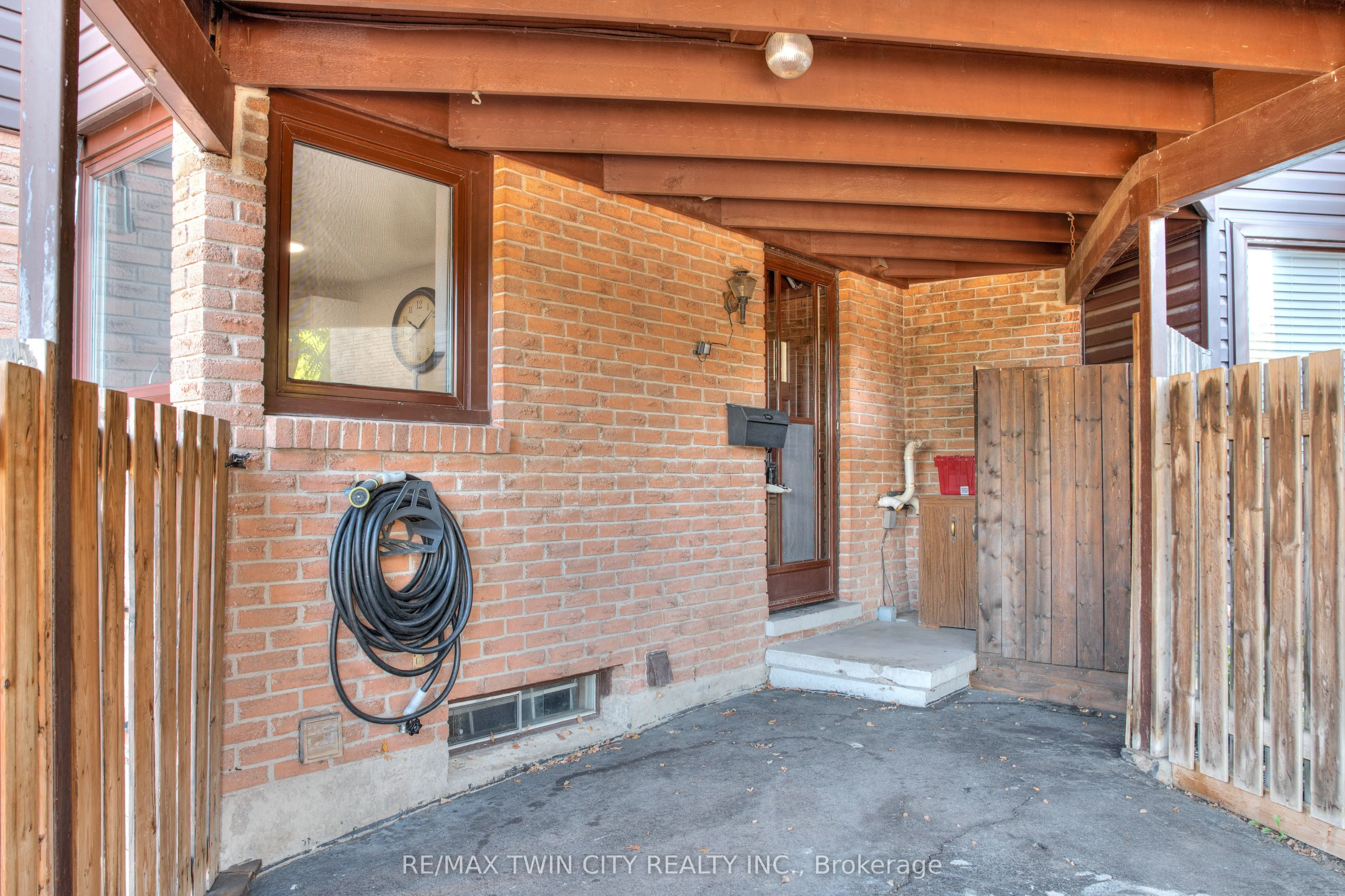 28 Underhill Crescent, #8