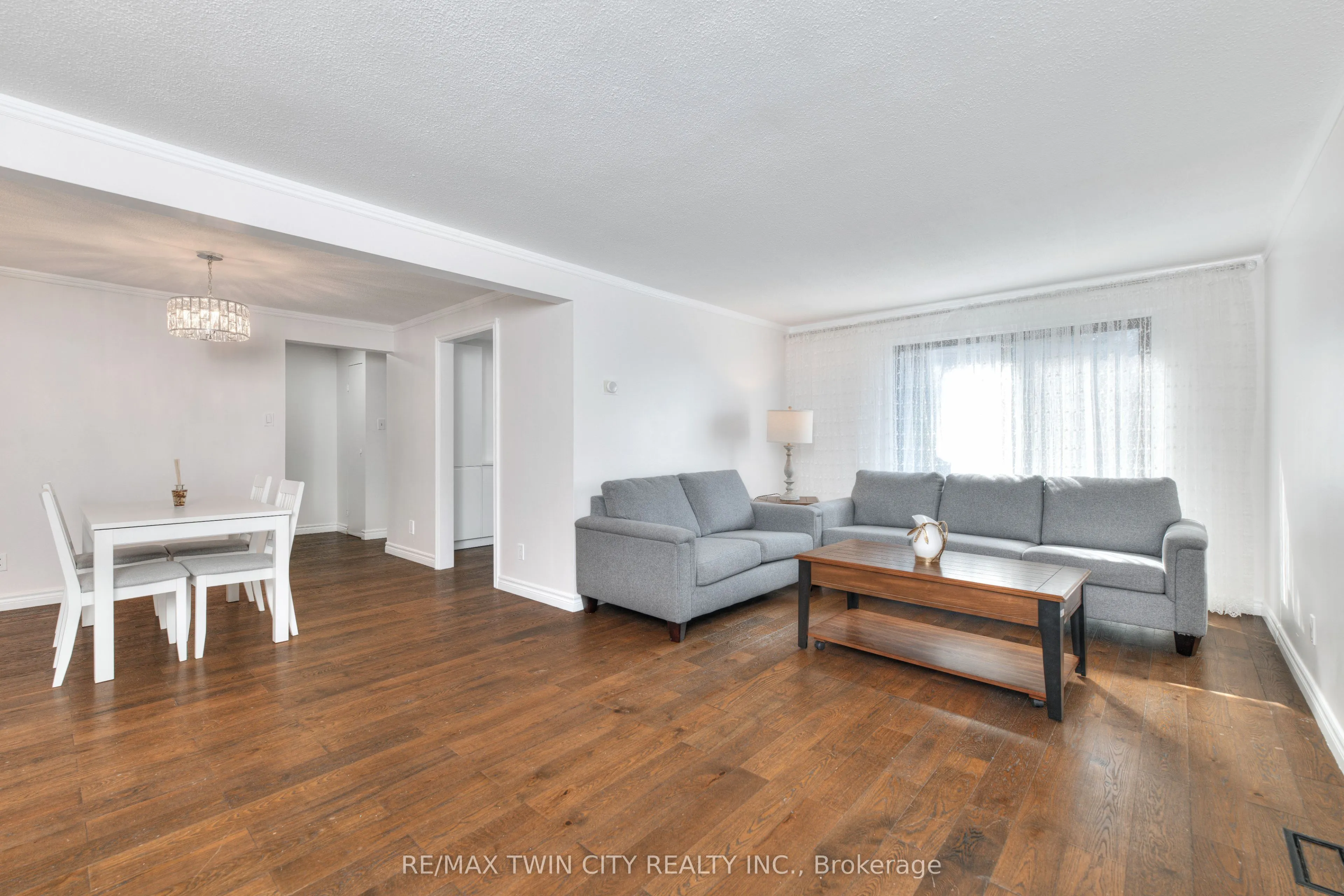 28 Underhill Crescent, #8