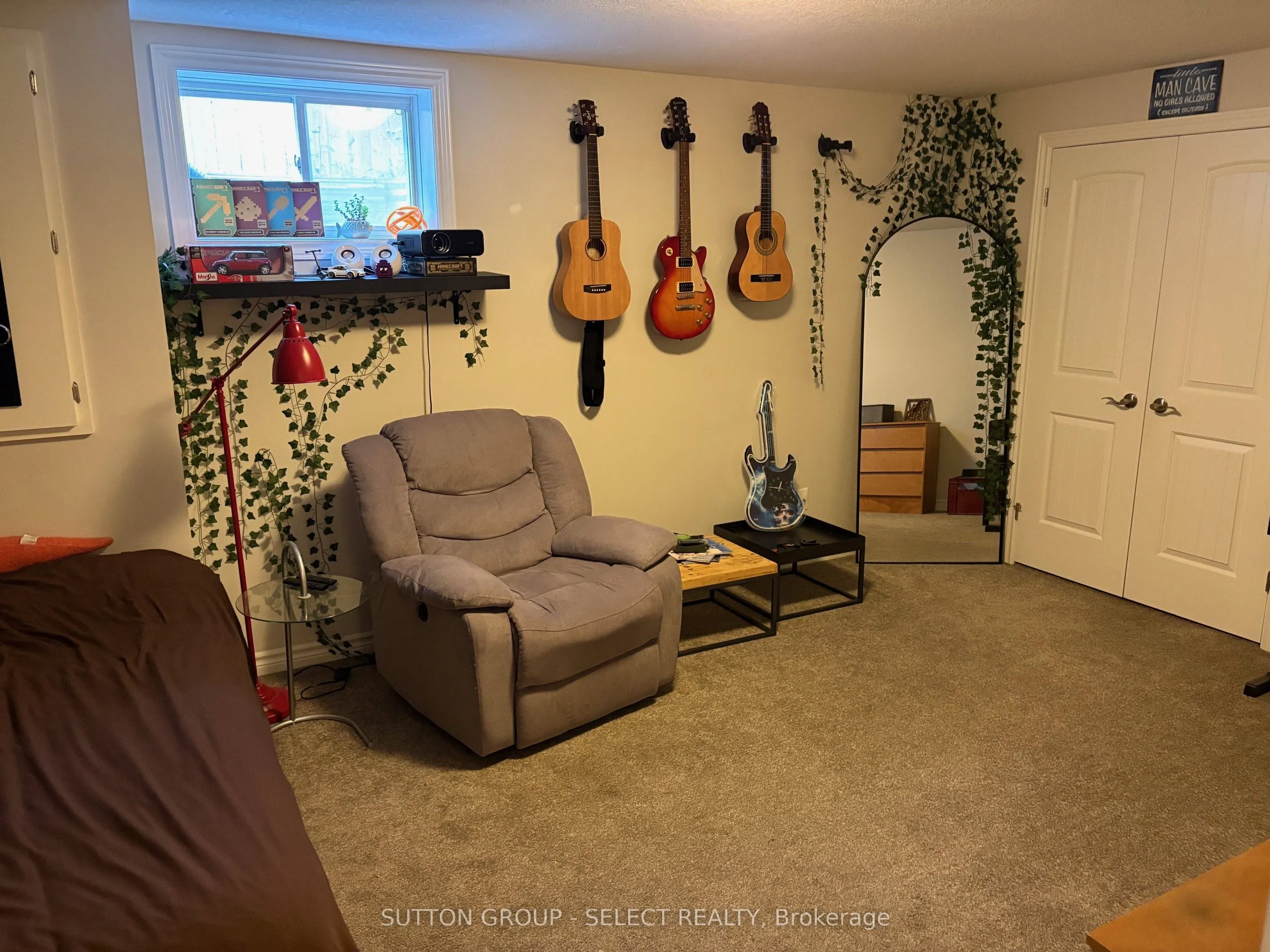 1021 OAKCROSSING Gate