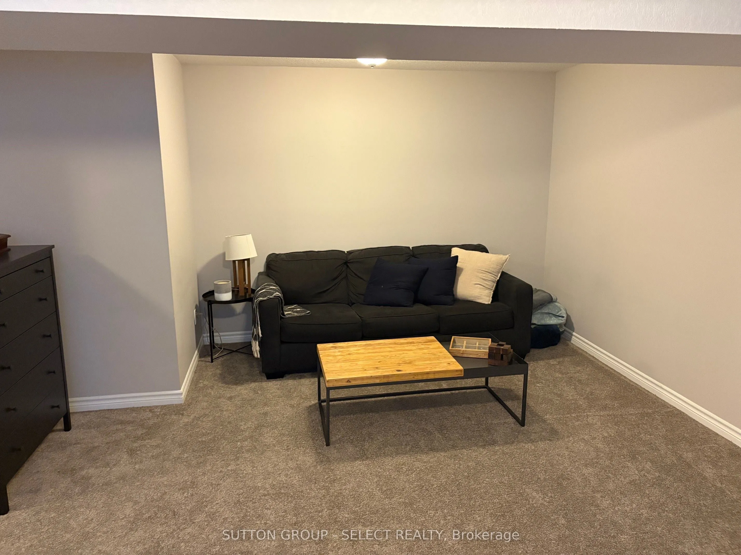 1021 OAKCROSSING Gate