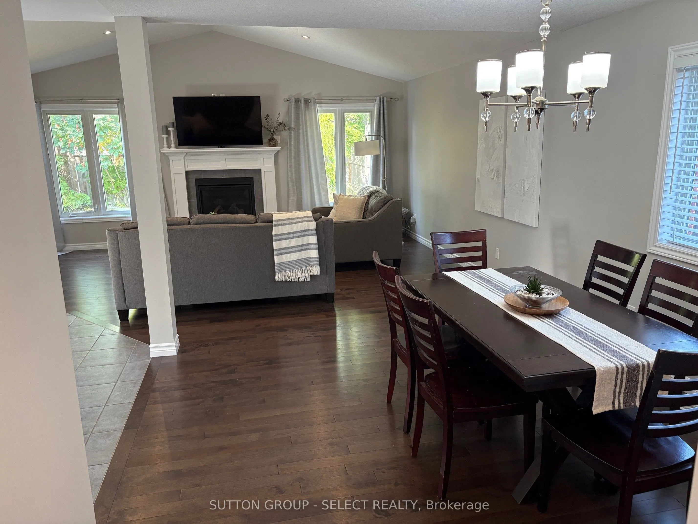 1021 OAKCROSSING Gate