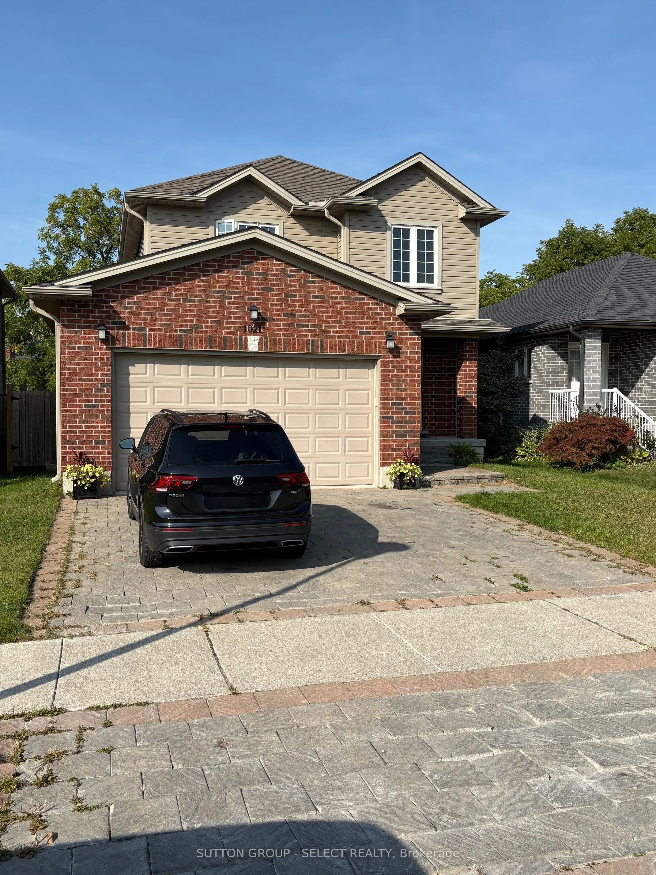 1021 OAKCROSSING Gate