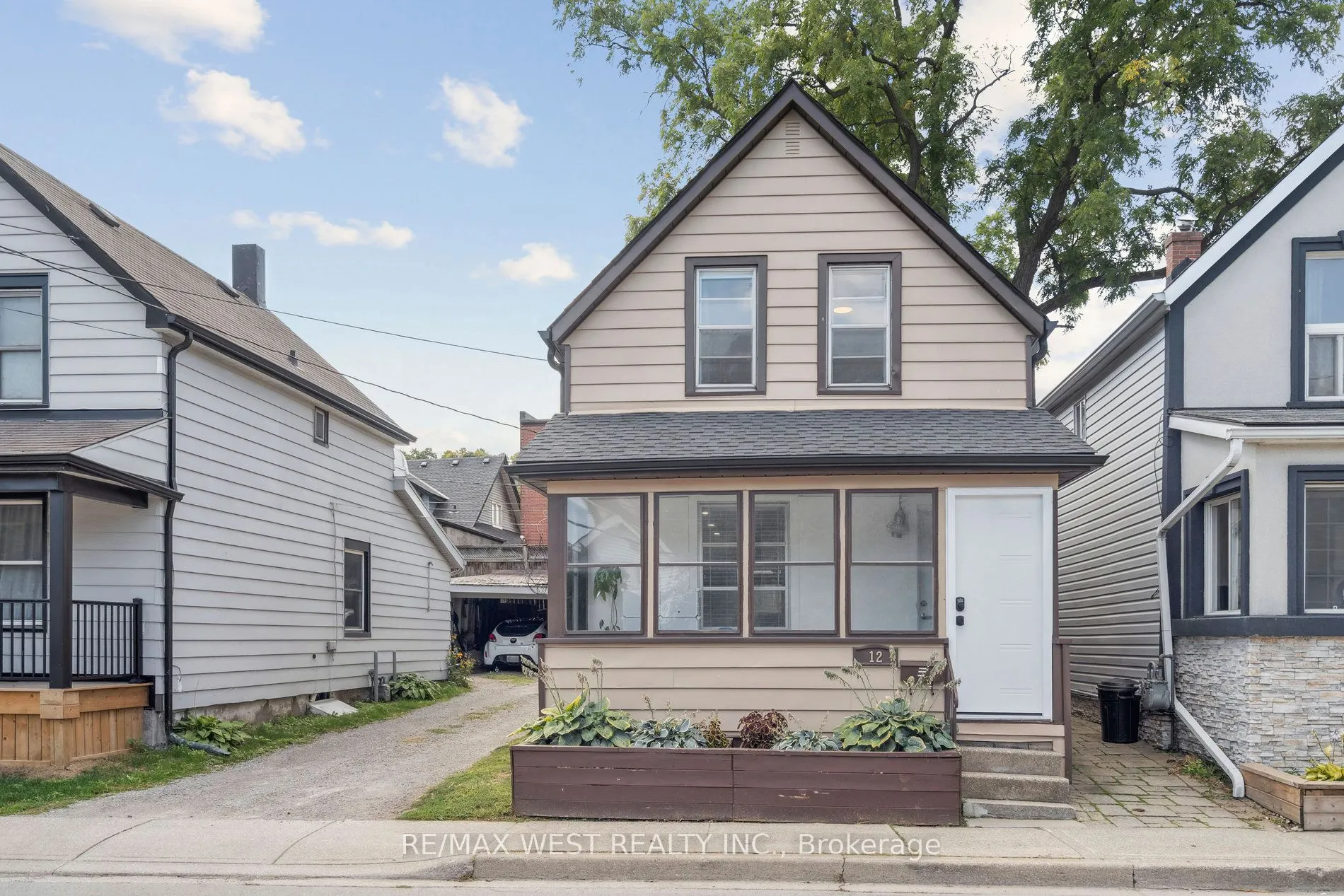 12 Jones Street
